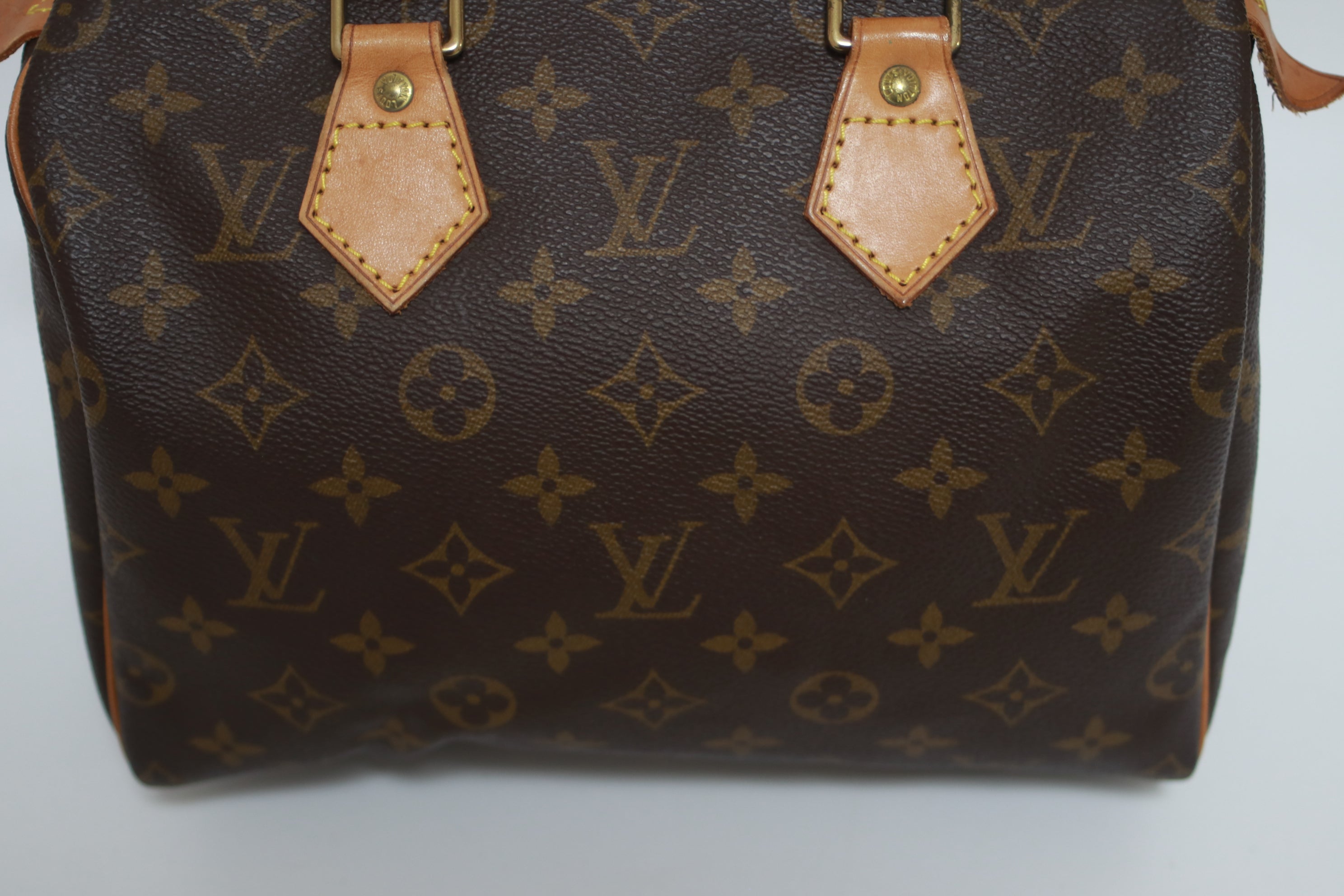 Louis Vuitton Speedy 25 Handbag Used