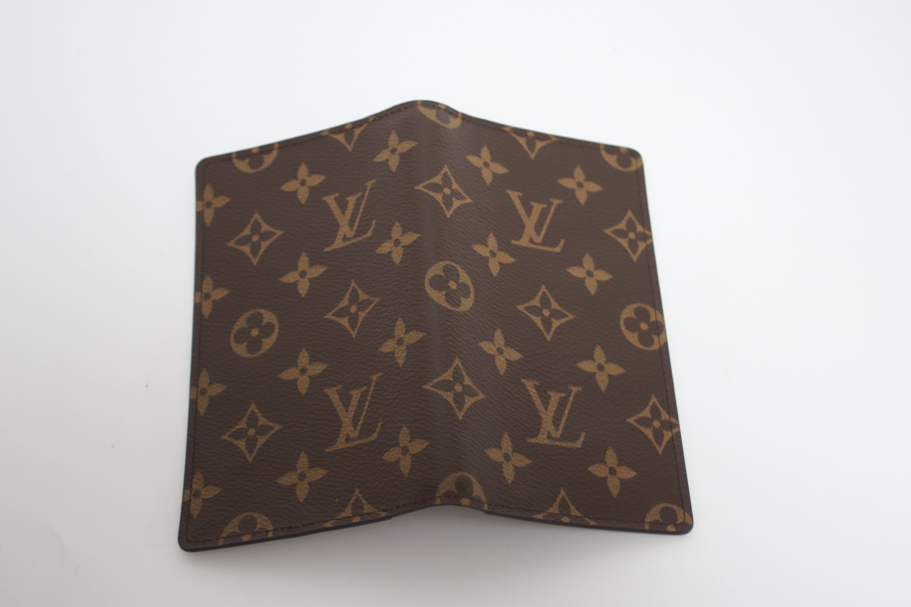 Louis Vuitton Poche Cover Monogram Used