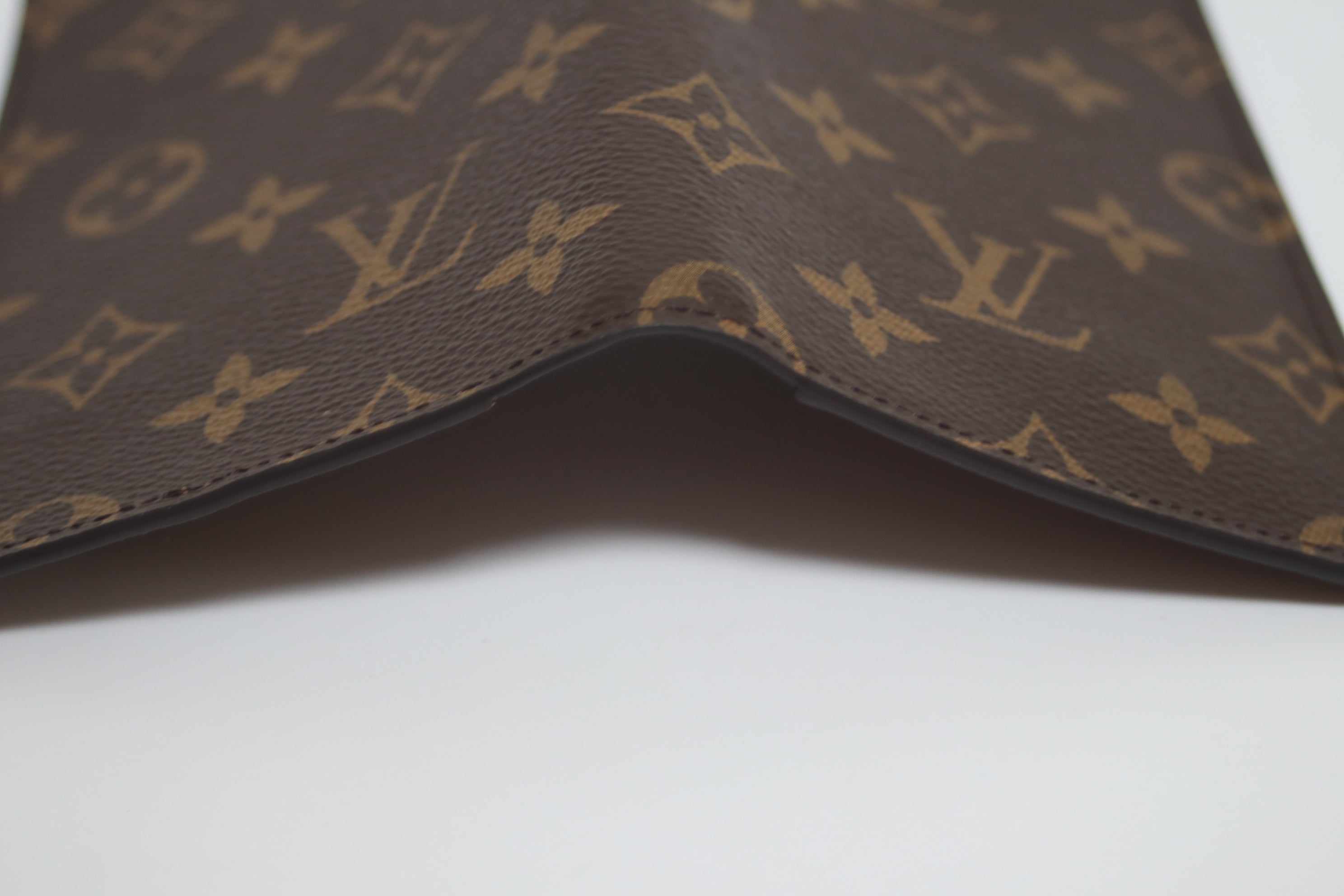 Louis Vuitton Poche Cover Monogram Used