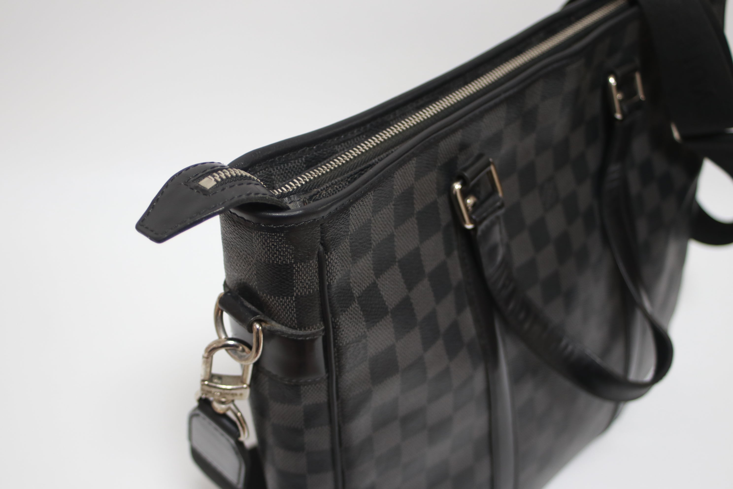 Louis Vuitton Tadao PM Damier Graphite Messenger Tote Bag Used