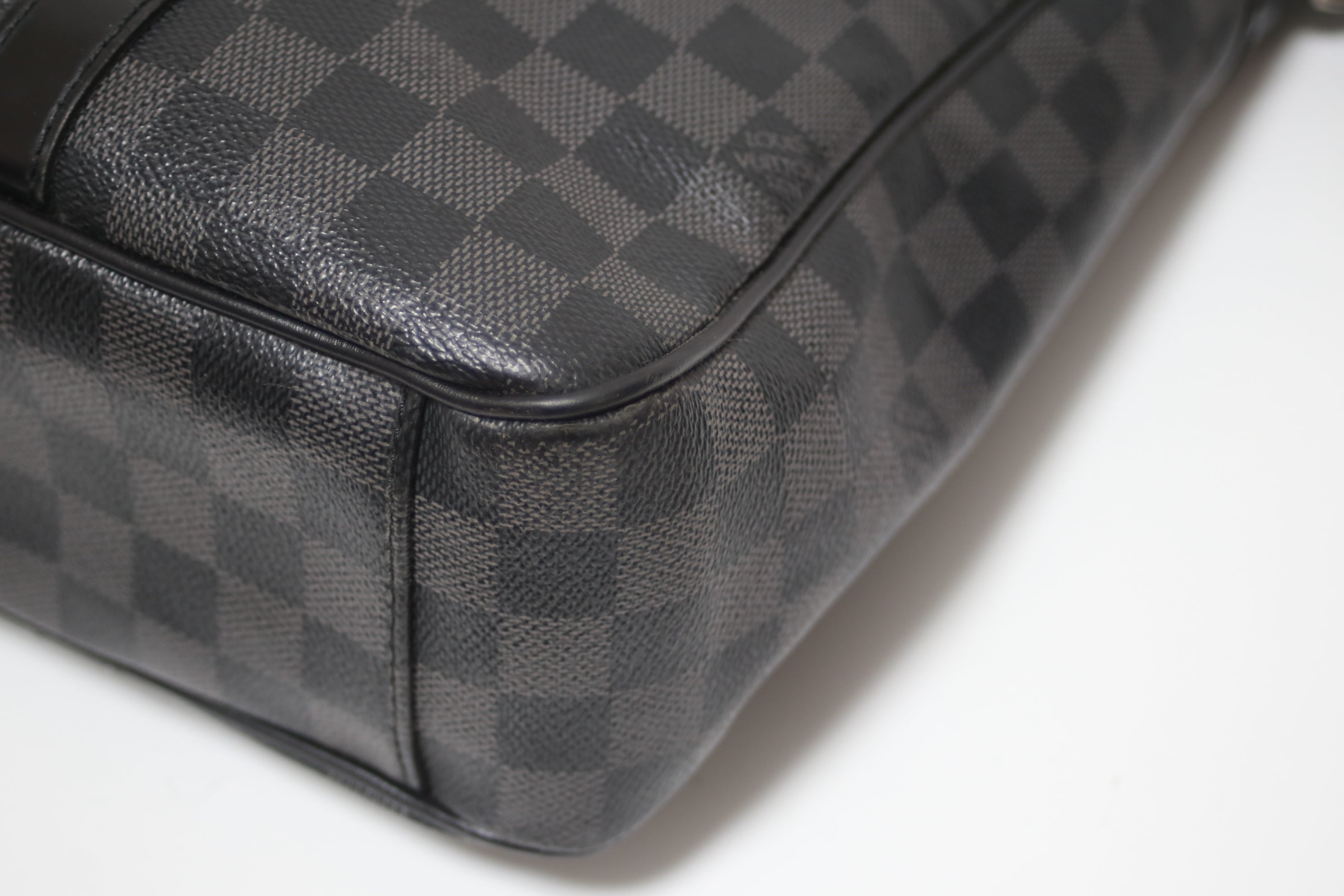 Louis Vuitton Tadao PM Damier Graphite Messenger Tote Bag Used