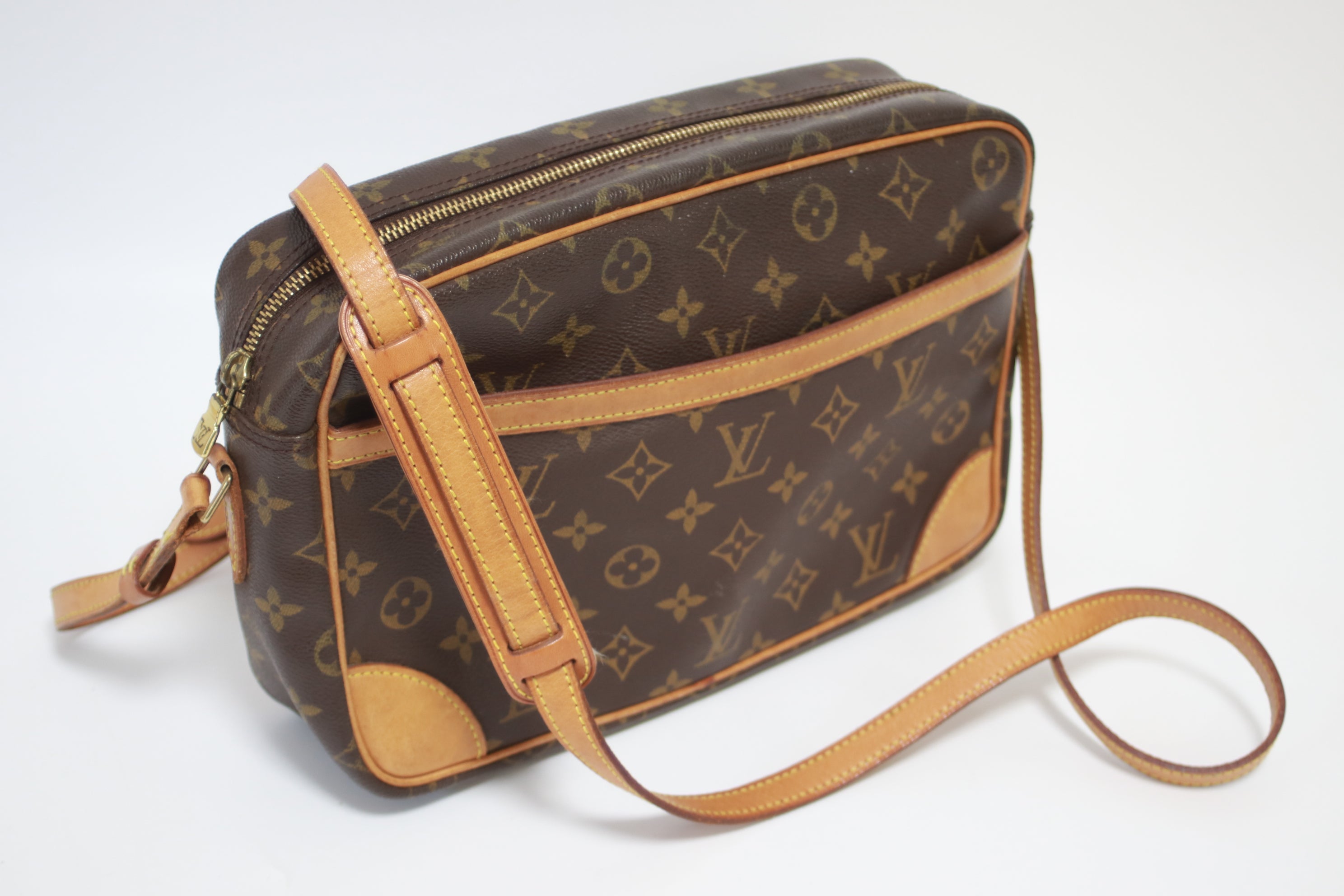 Louis Vuitton Trocadero Shoulder Bag Used