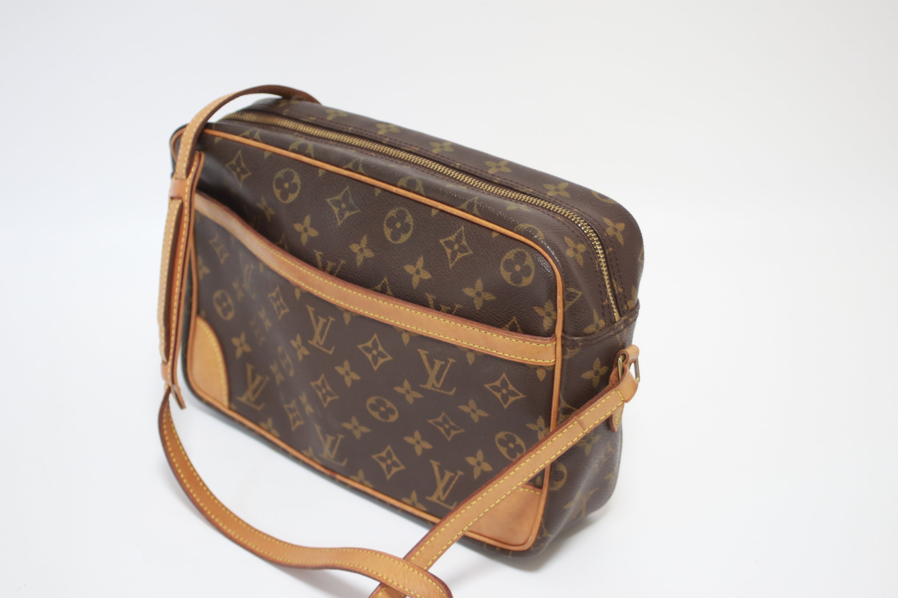 Louis Vuitton Trocadero Shoulder Bag Used