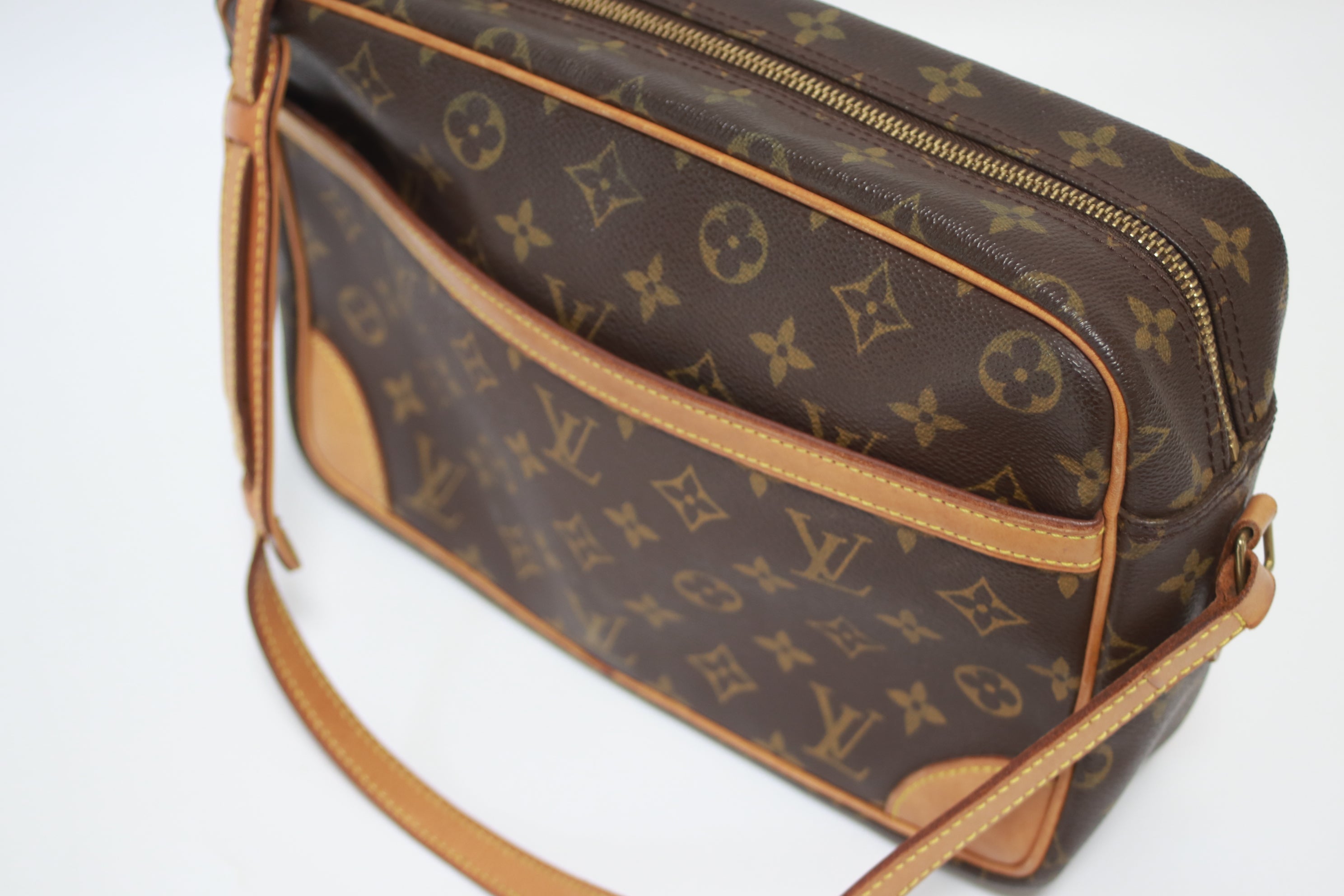 Louis Vuitton Trocadero Shoulder Bag Used