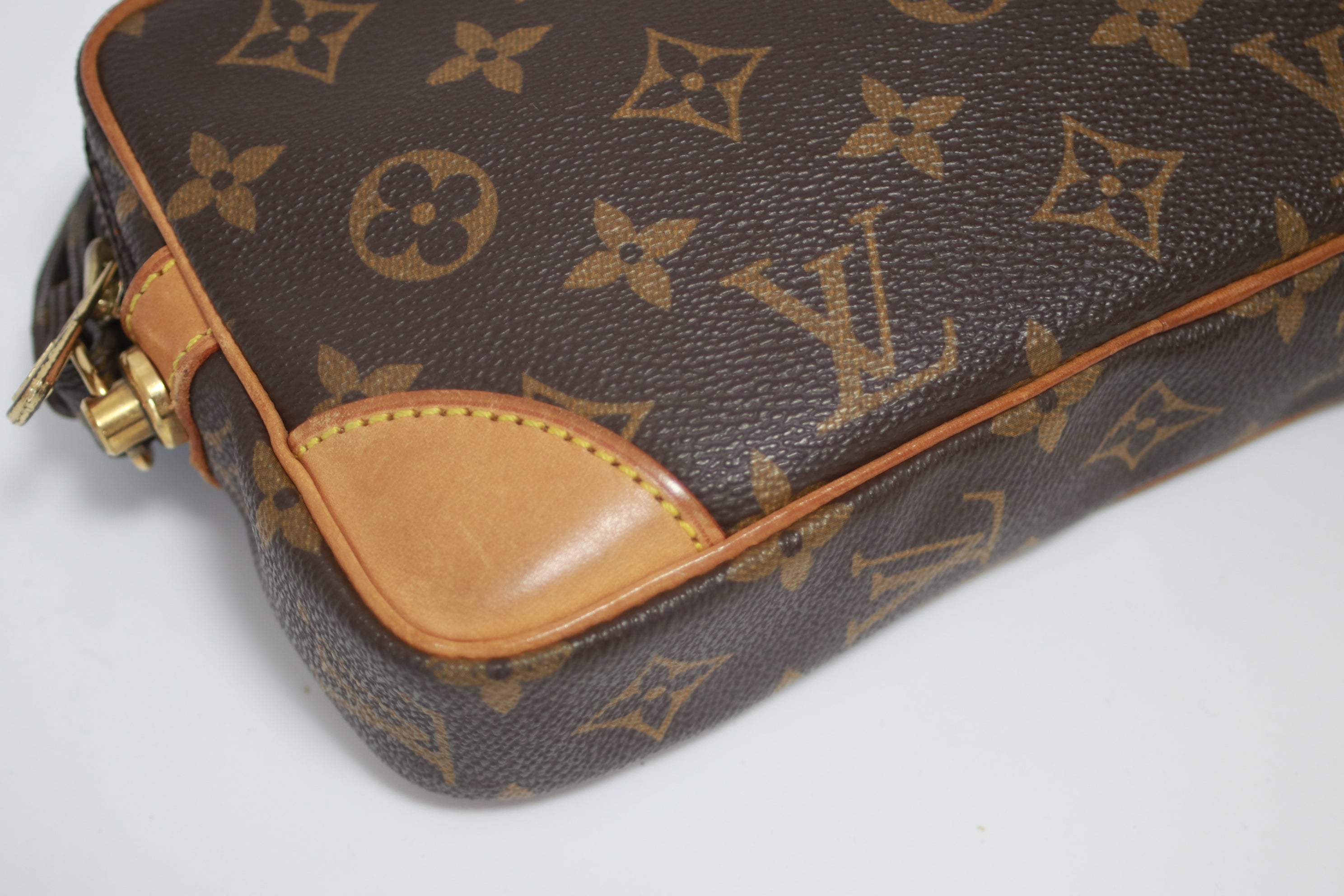 Louis Vuitton Marly Dragonne PM Clutch (8097)