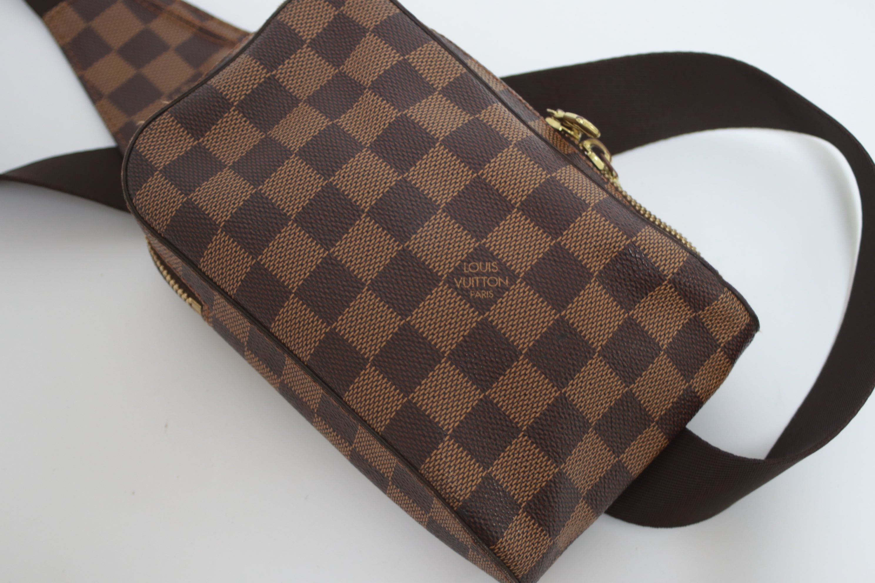 Louis Vuitton Geronimo Body Bag Used