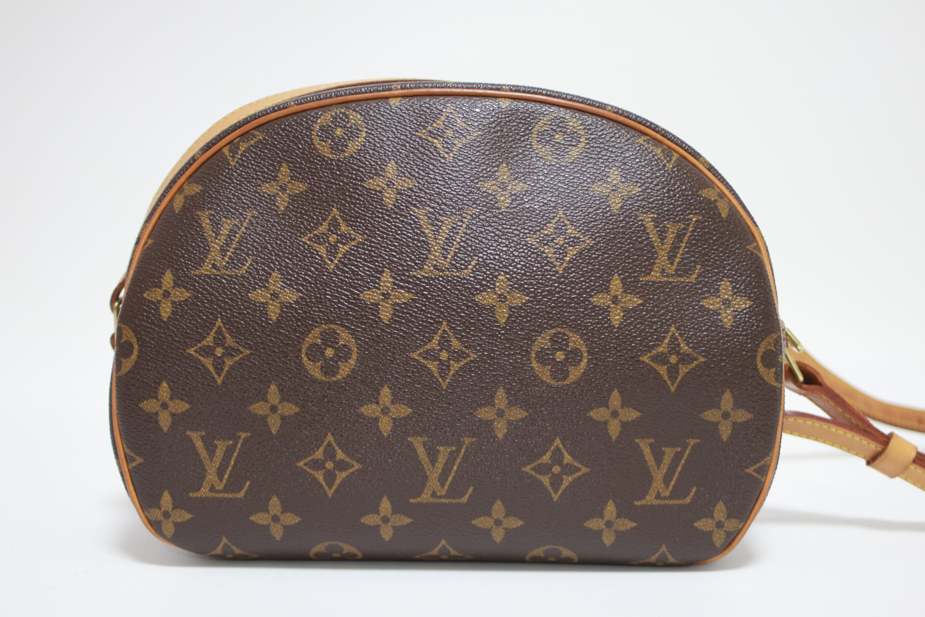 Louis Vuitton Blois Shoulder Bag Used (7363)