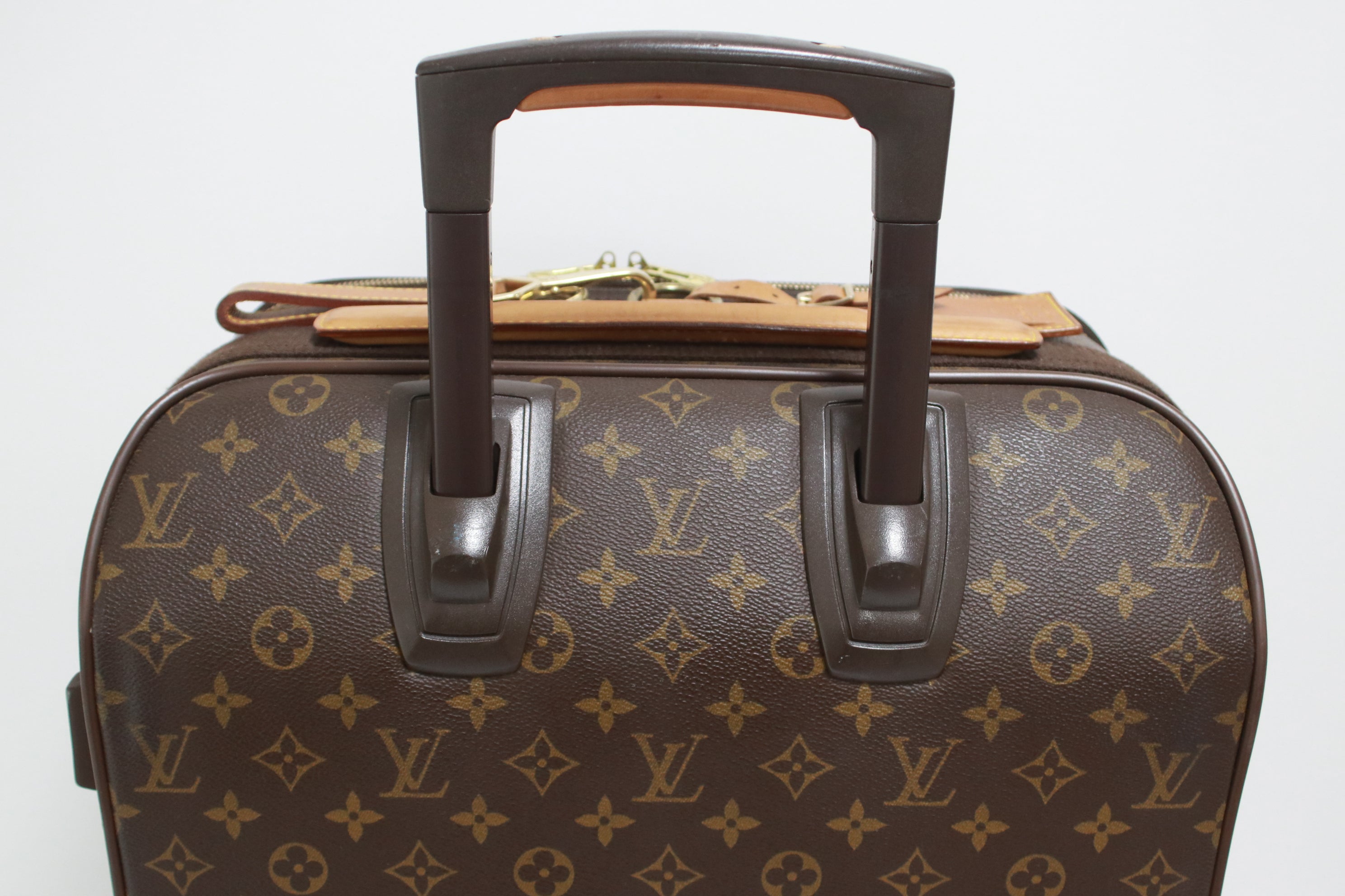 Louis Vuitton Pegase 55 Rolling Luggage Used (6144)