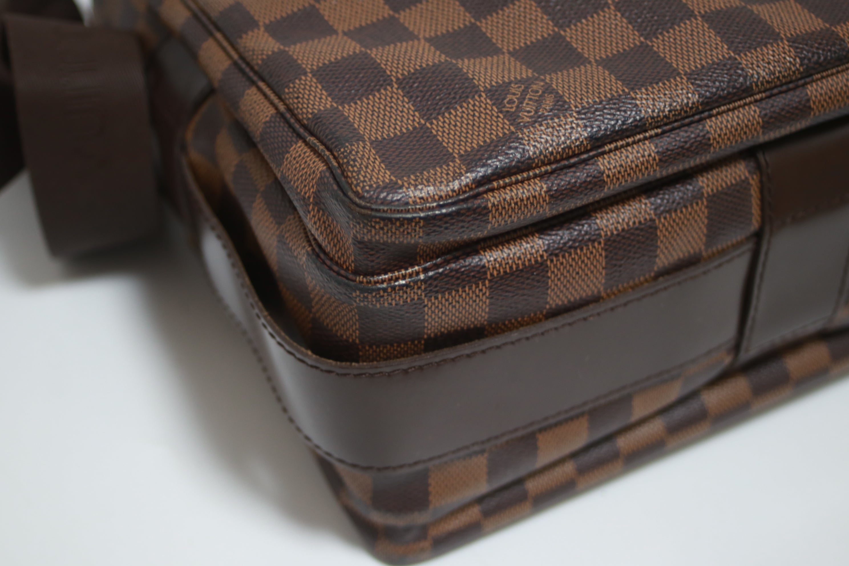 Louis Vuitton Naviglio Damier Ebene Messenger Bag Used (8181)