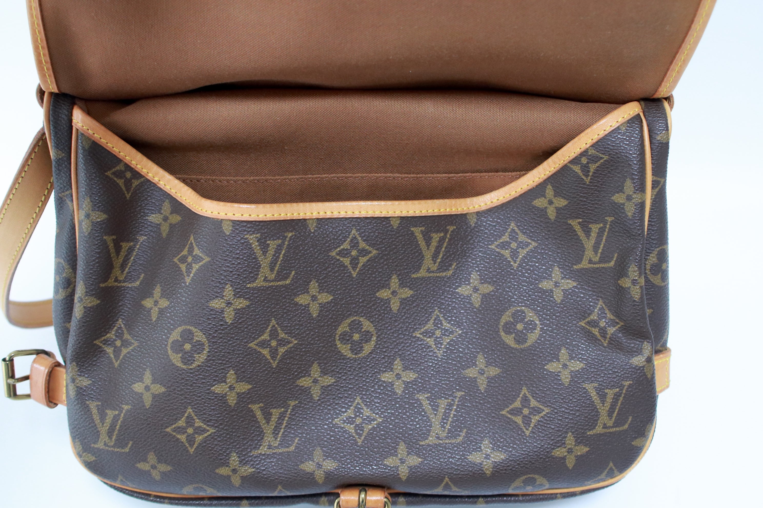 Louis Vuitton Saumur 30 Shoulder Bag Used (7116)