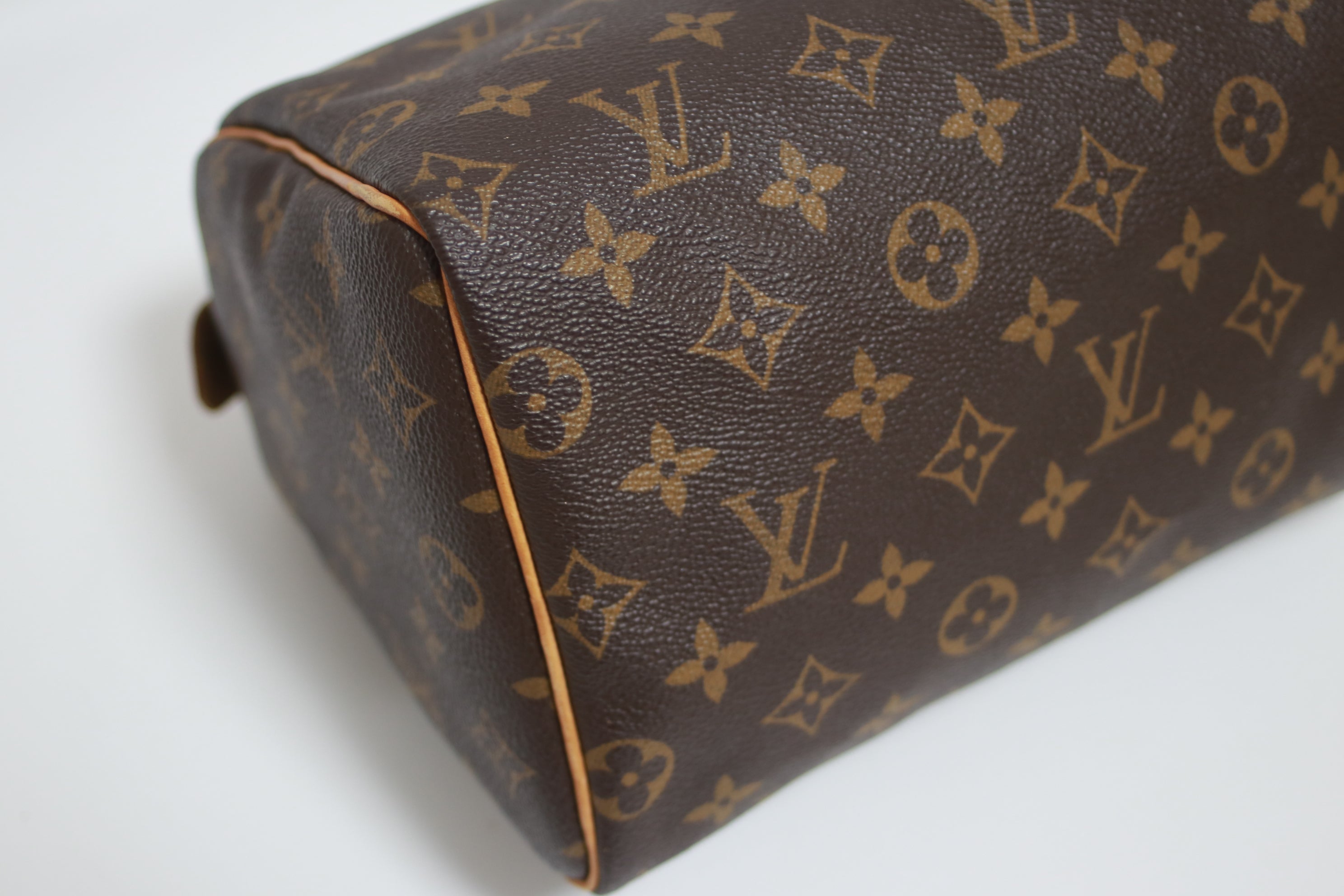 Louis Vuitton Speedy 25 Monogram Handbag Used (8196)