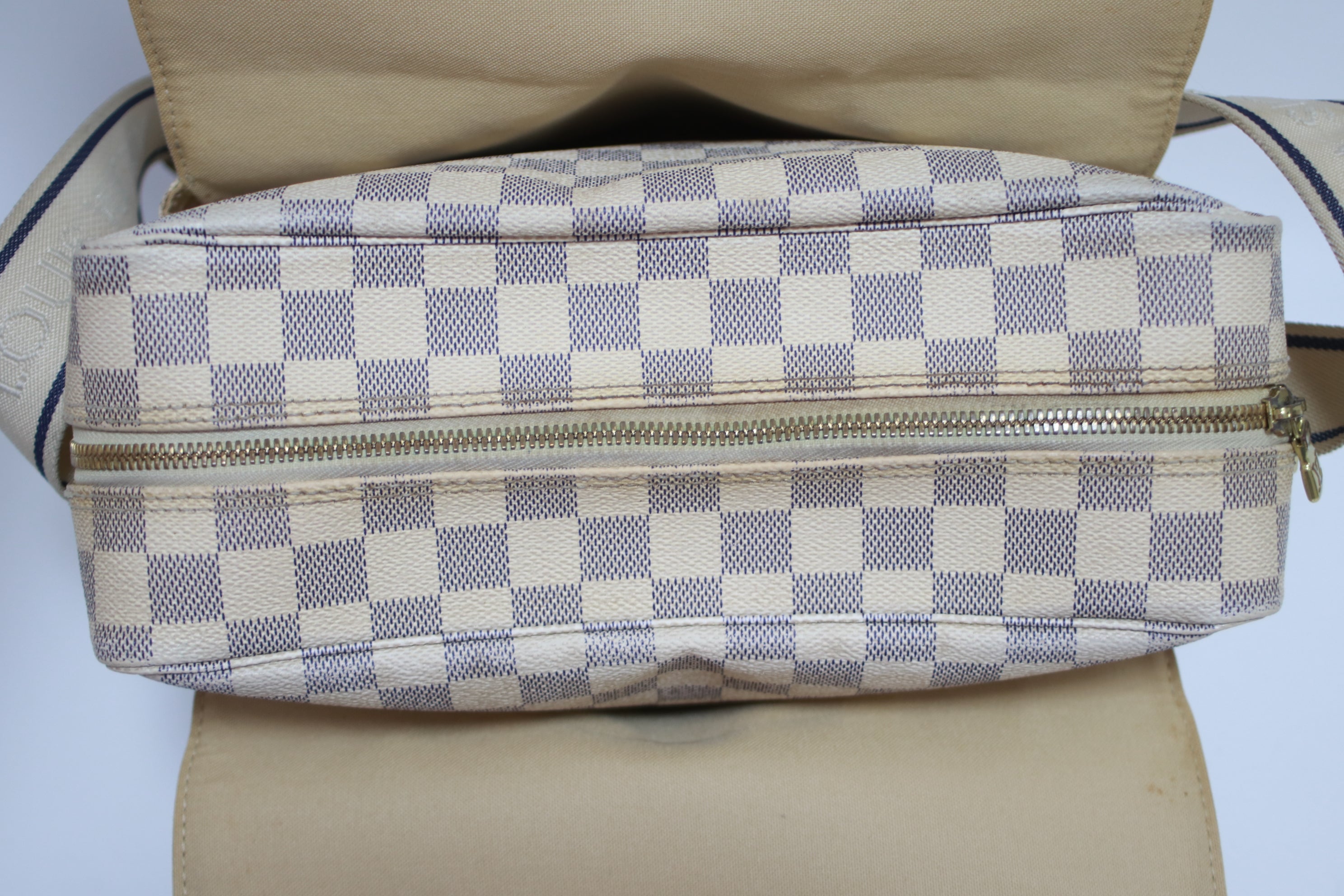 Louis Vuitton Naviglio Damier Azur Messenger Bag Used