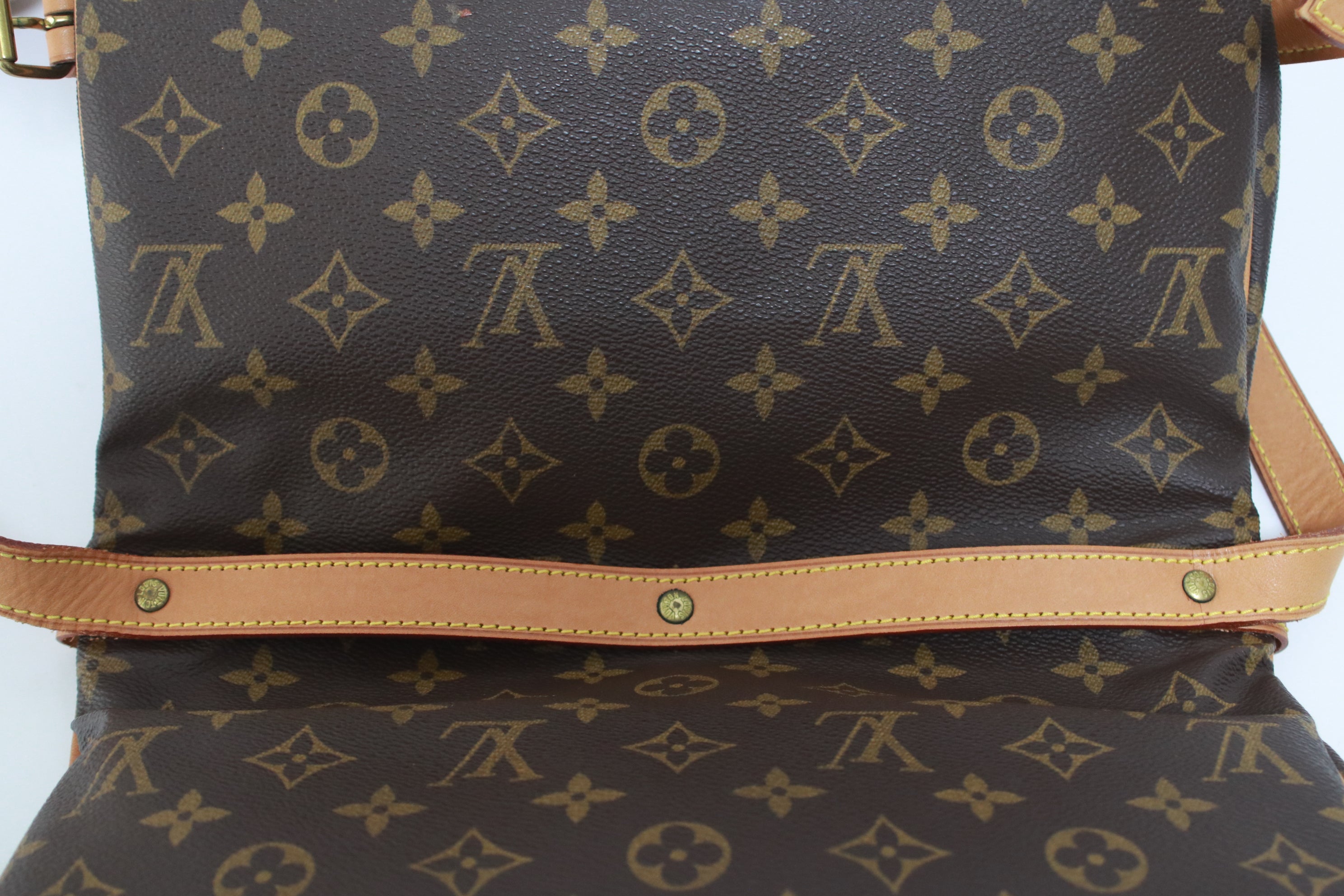 Louis Vuitton Saumur 30 Shoulder Bag Used