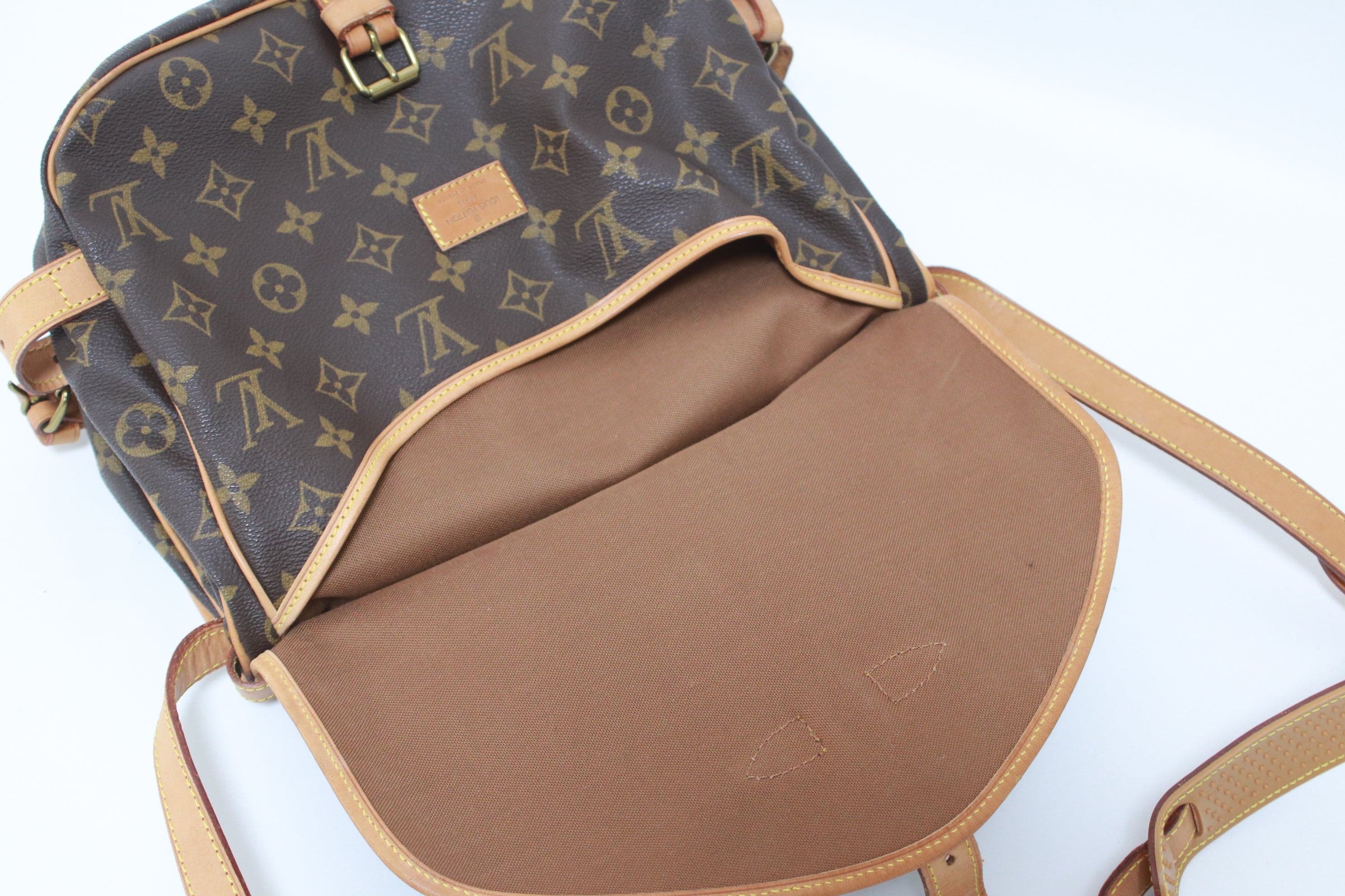 Louis Vuitton Saumur 30 Shoulder Bag Used