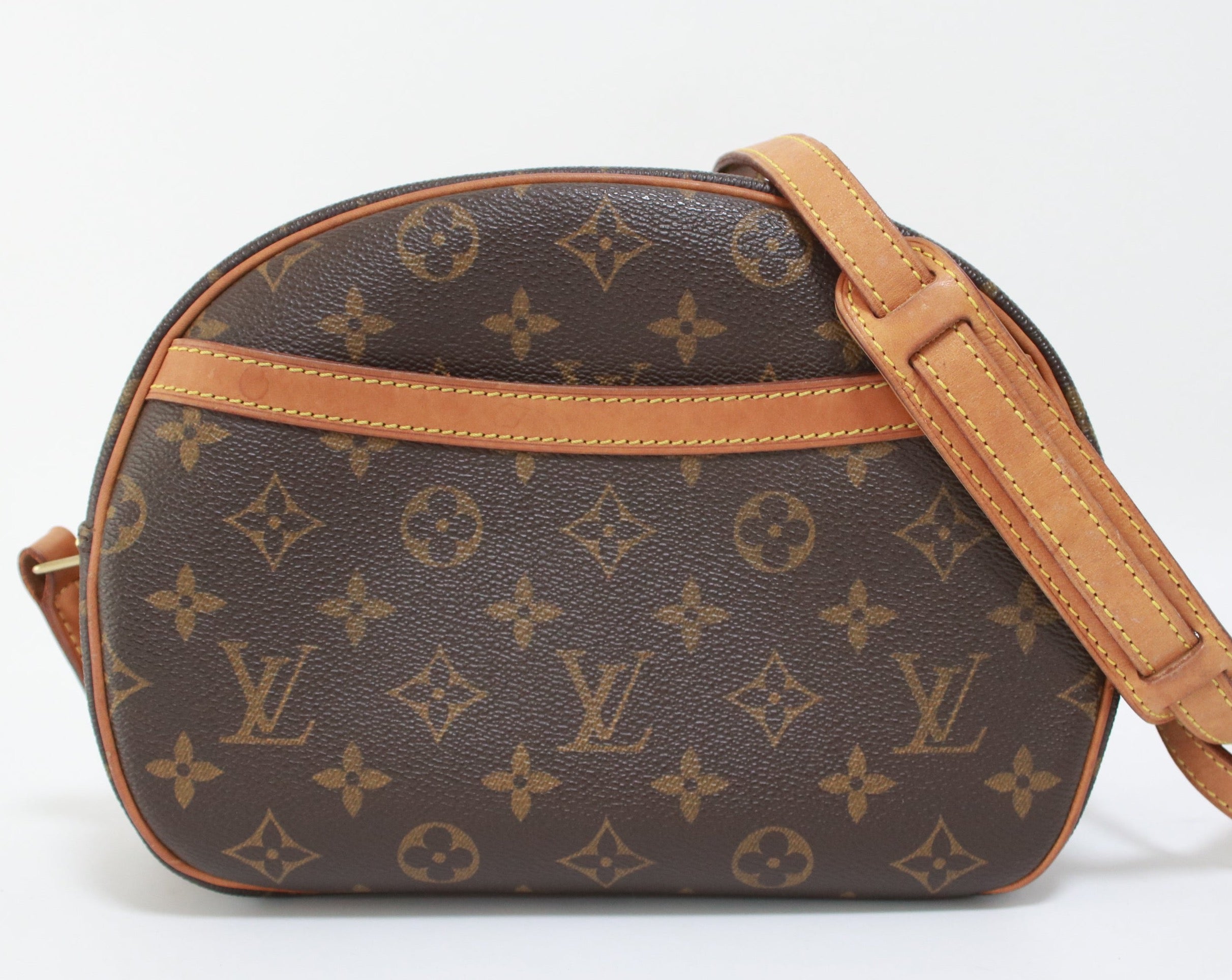 Louis Vuitton Blois Shoulder Bag Used (7252)