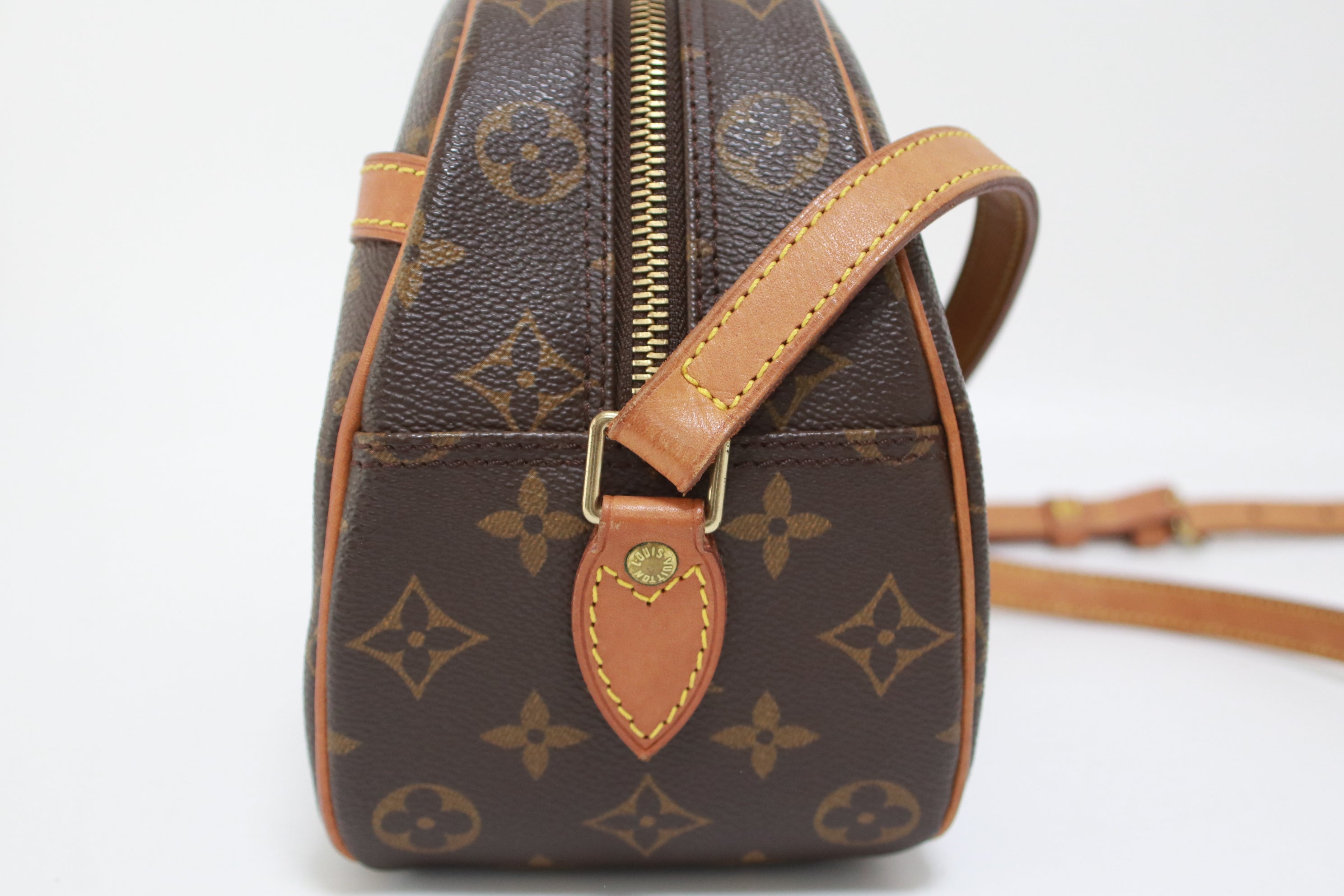 Louis Vuitton Blois Shoulder Bag Used (7252)