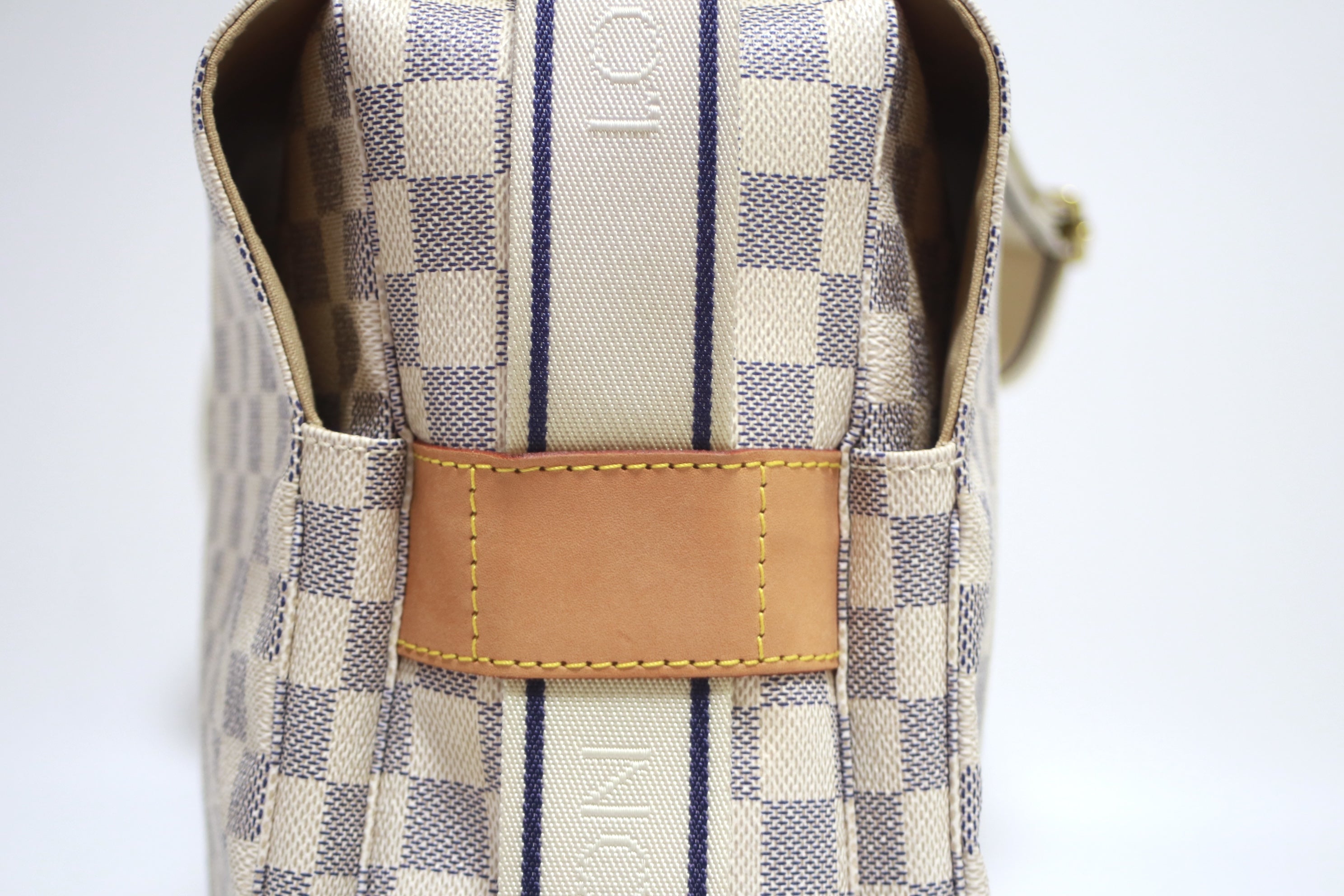 Louis Vuitton Naviglio Damier Azur Messenger Bag Used