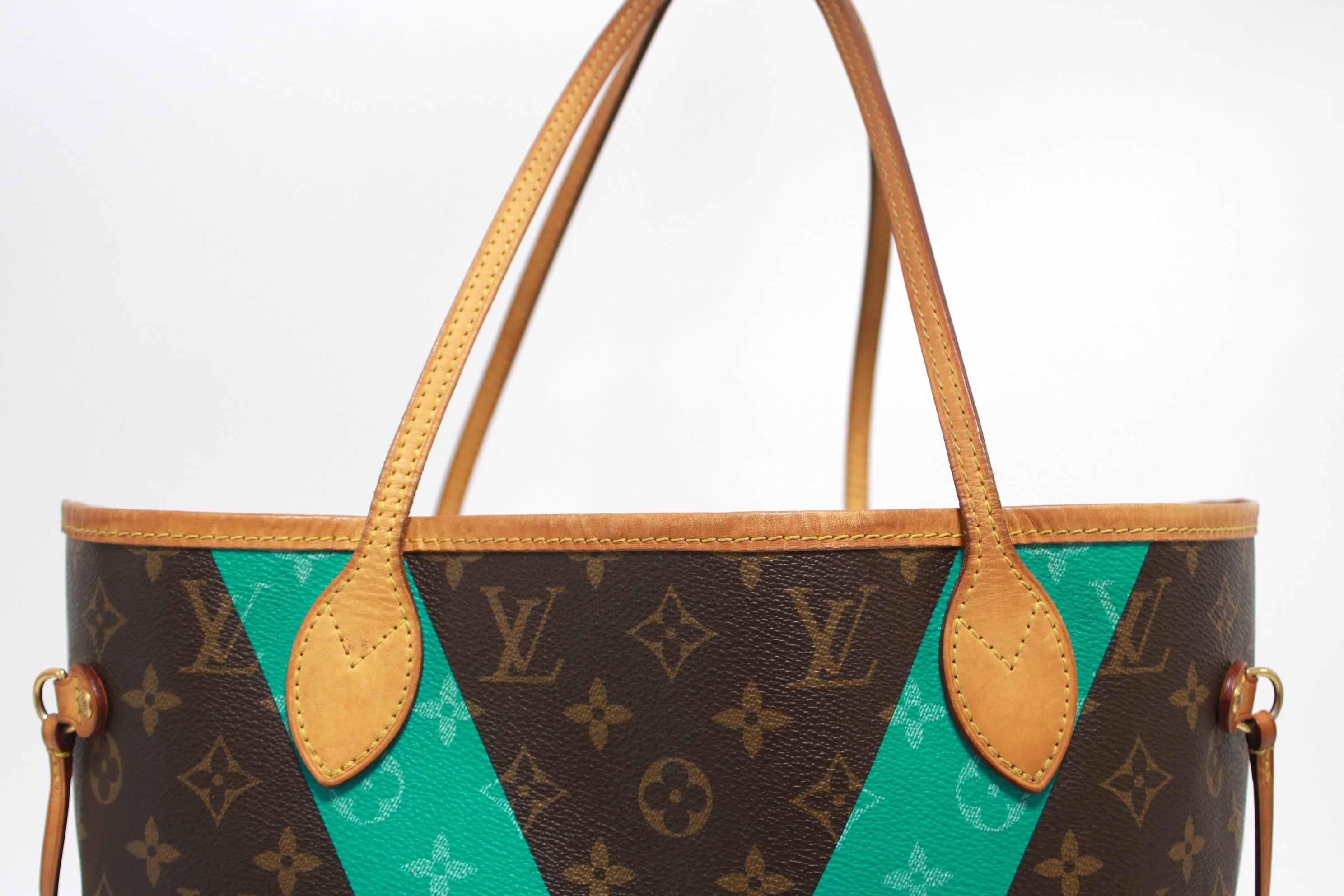 Louis Vuitton Limited Edition Neverfull MM V Turquoise Shoulder Bag Used (7747)