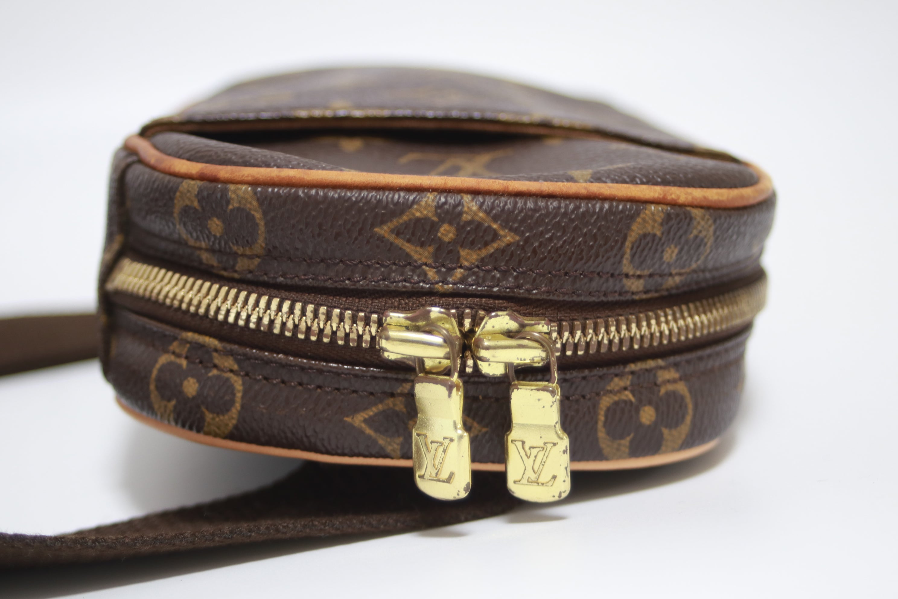 Louis Vuitton Pochette Gange Body Bag Used (8257)