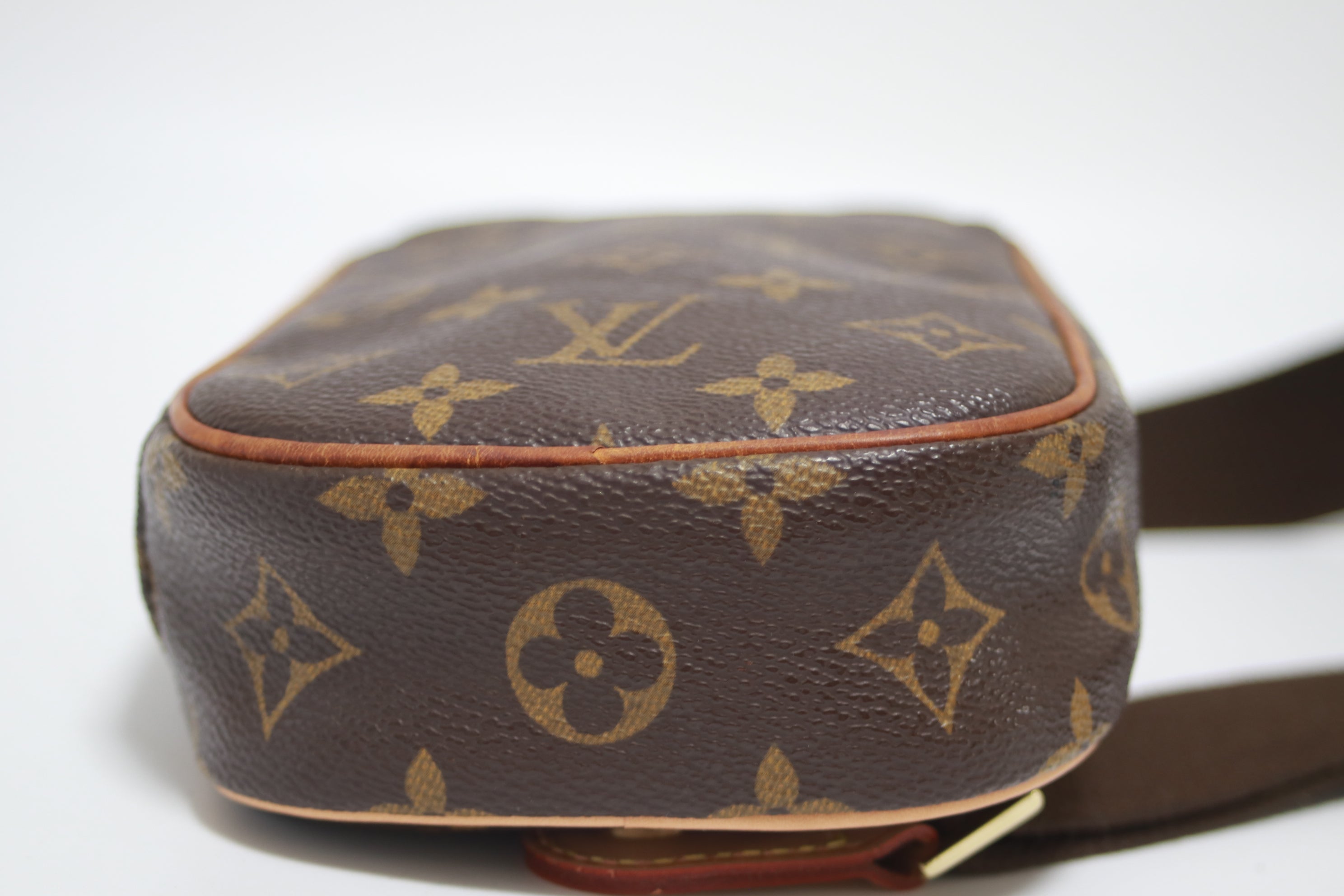 Louis Vuitton Pochette Gange Body Bag Used