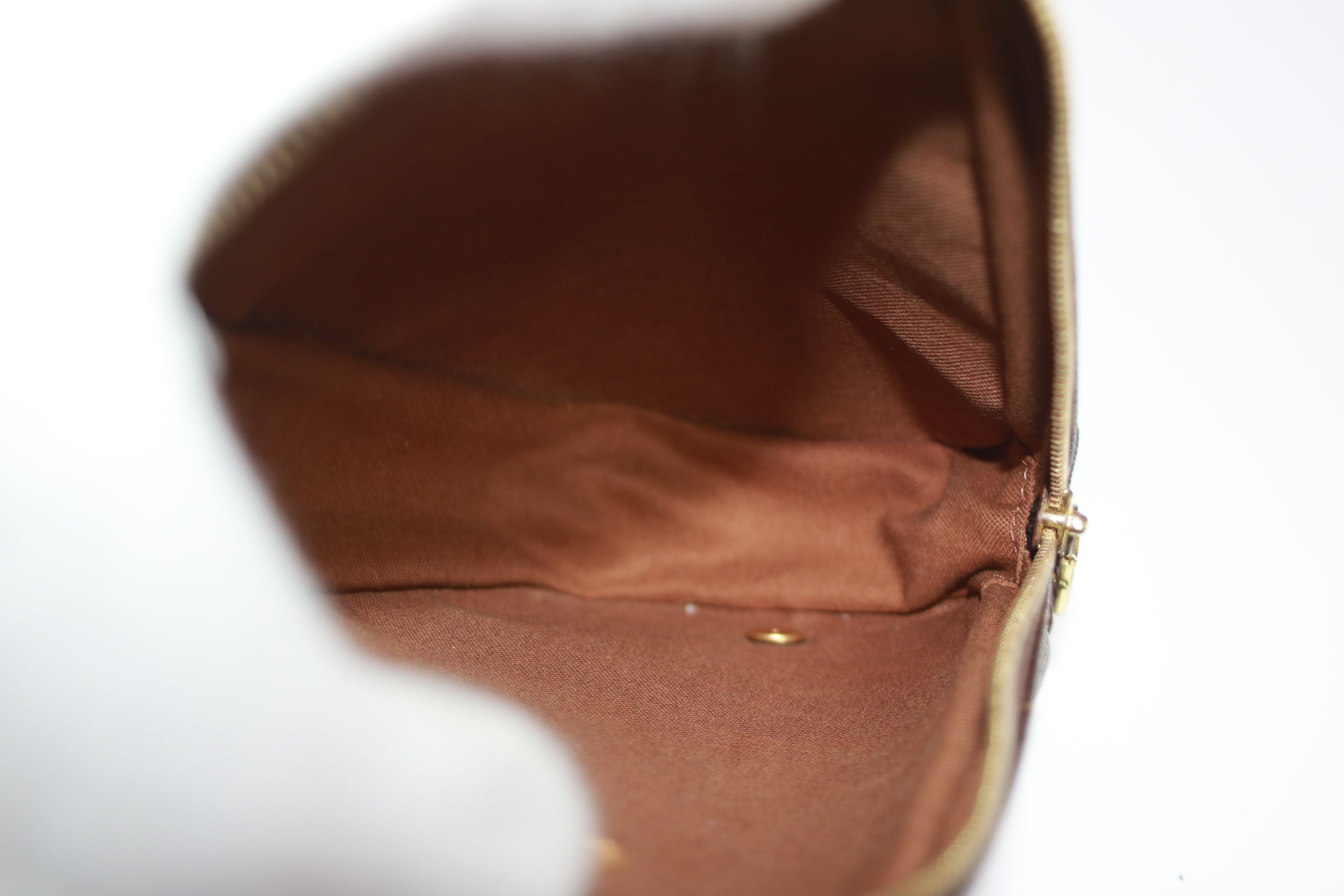 Louis Vuitton Pochette Gange Body Bag Used (8257)