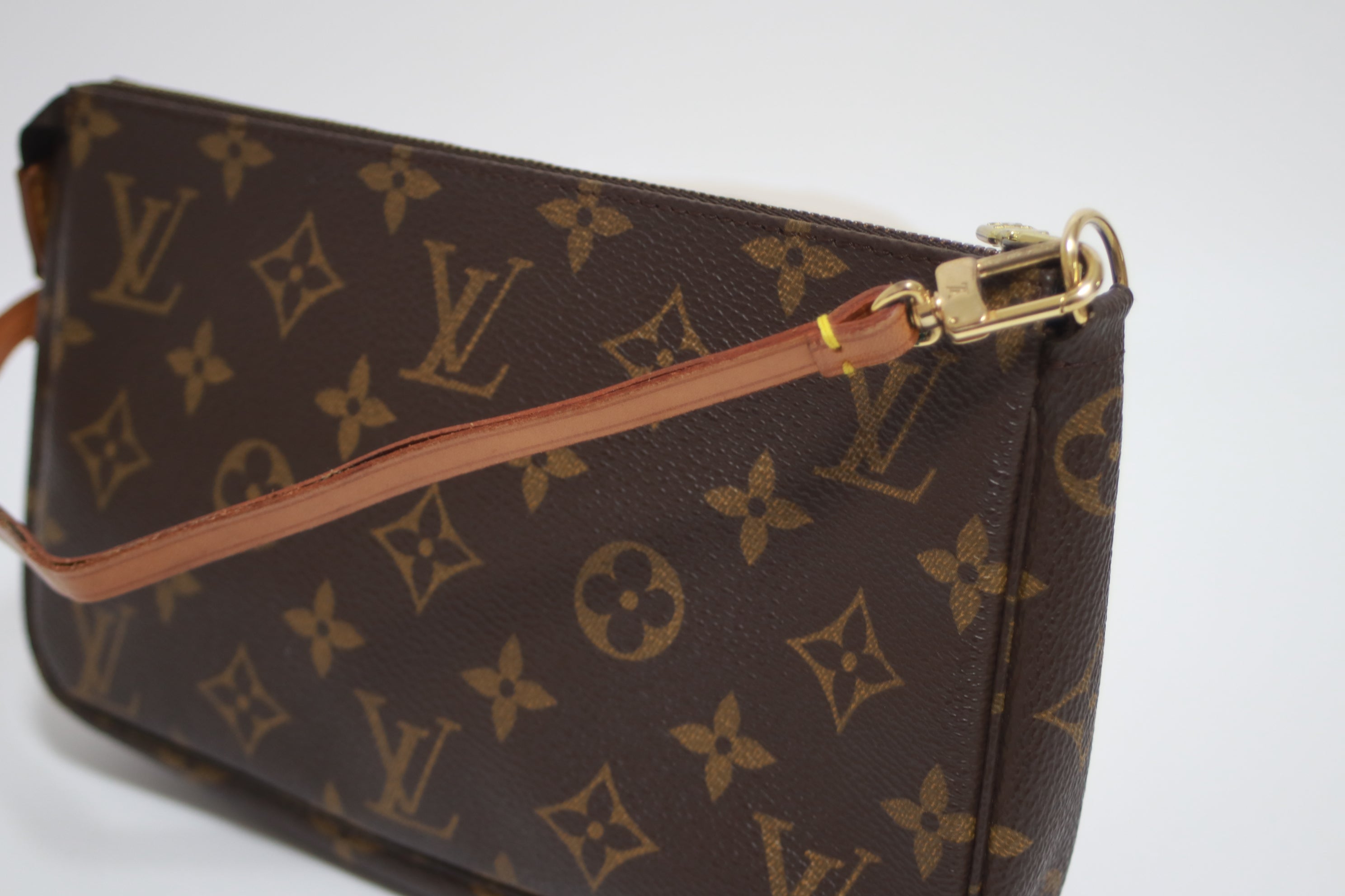 Accessori pochette Louis Vuitton usati