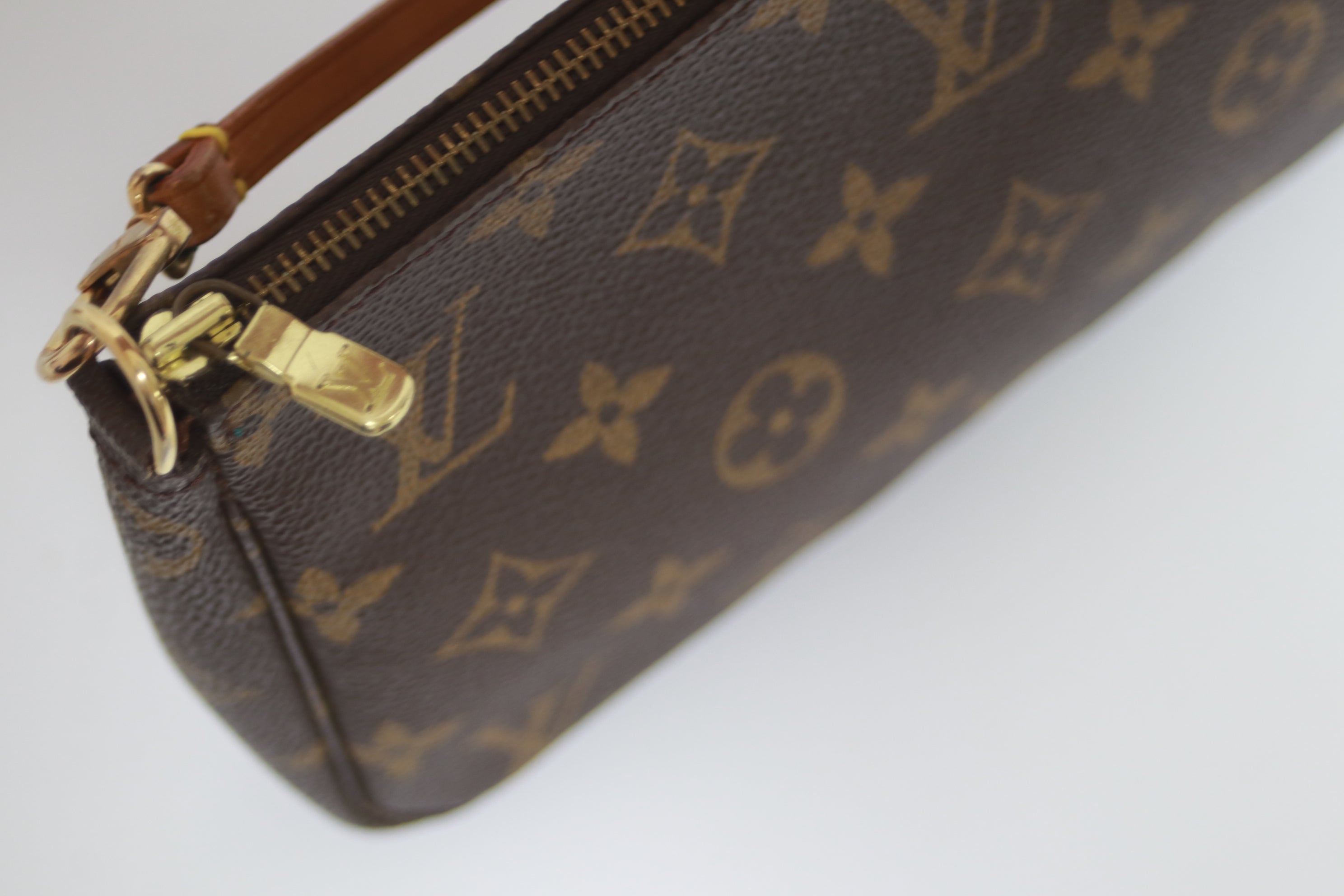 Accessori pochette Louis Vuitton usati