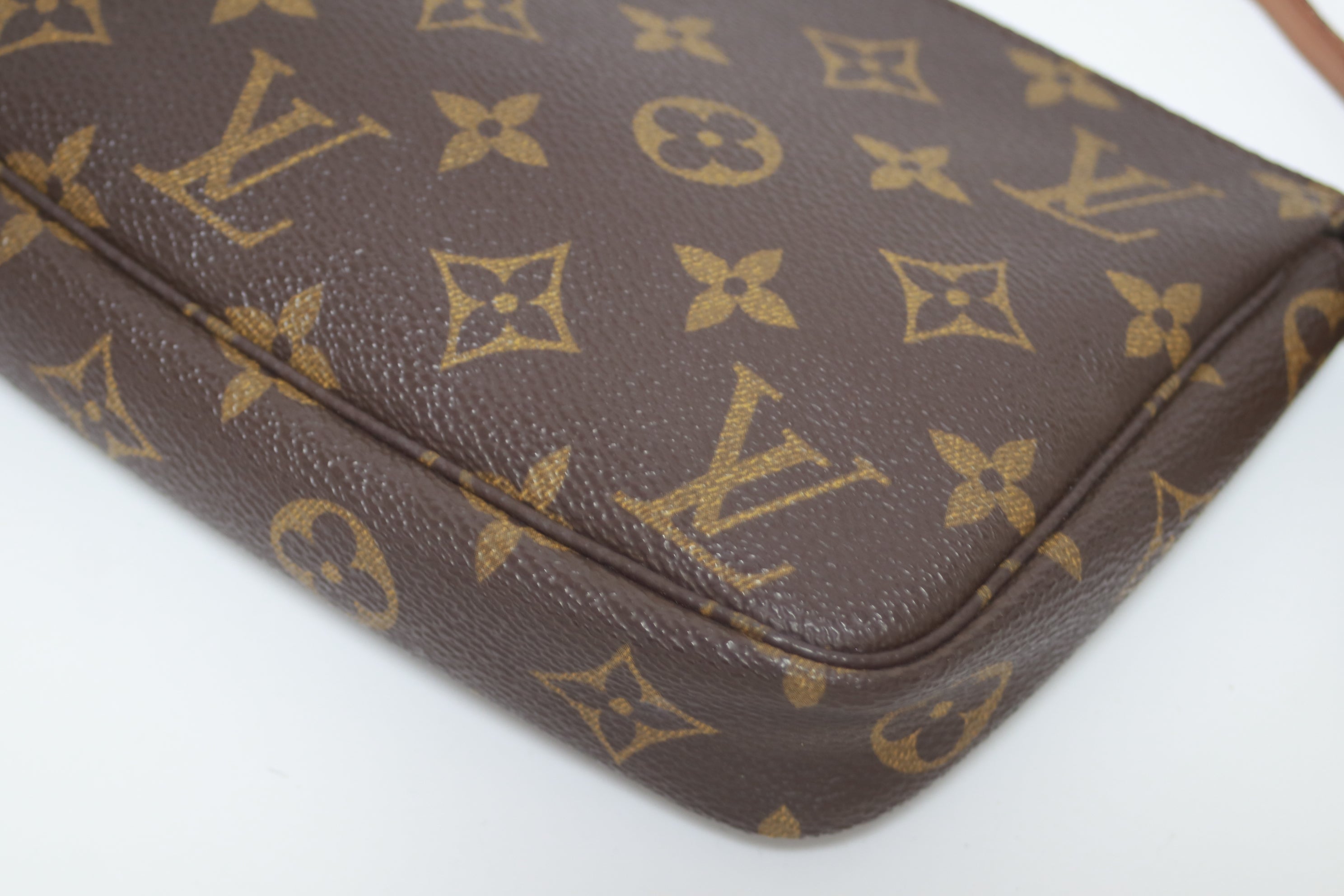 Accessori pochette Louis Vuitton usati