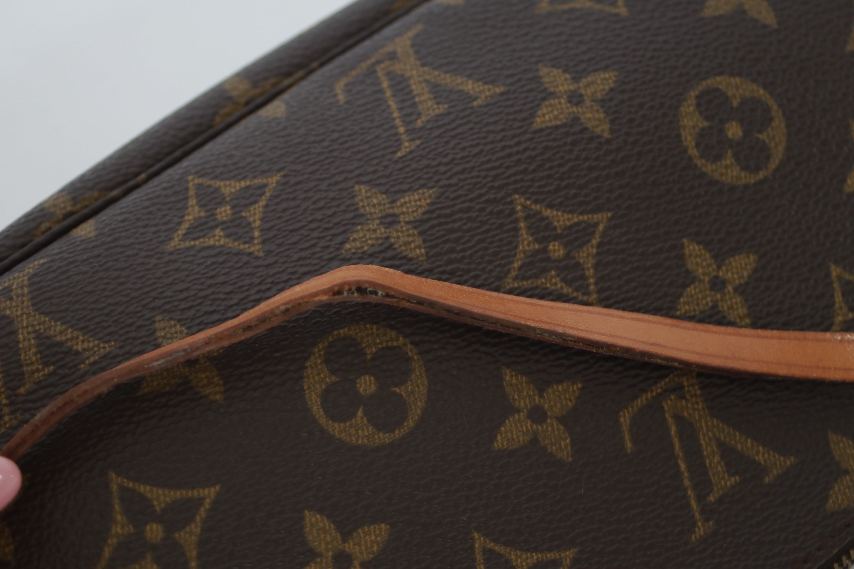 Louis Vuitton Pochette Accessories Used (8301)