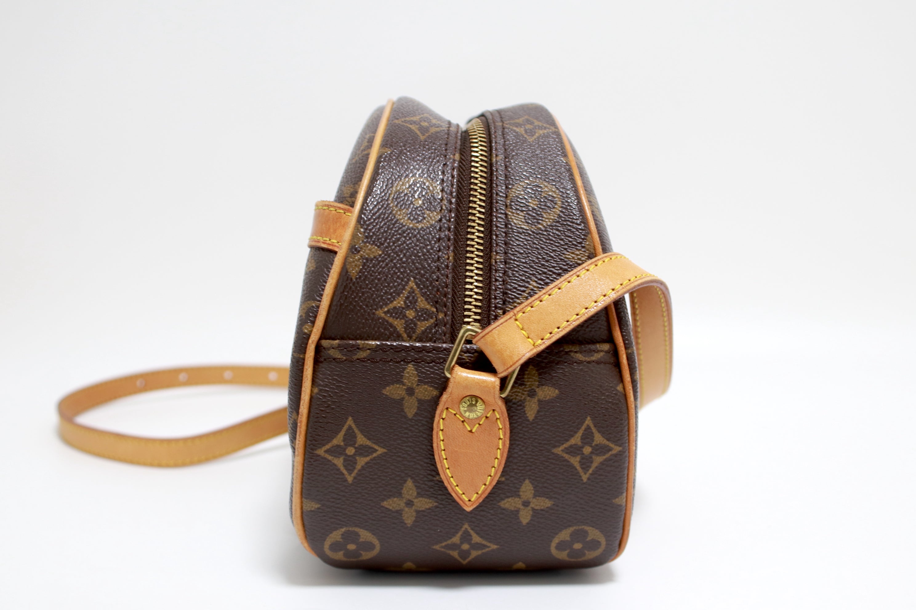 Louis Vuitton Blois Shoulder Bag (7246)