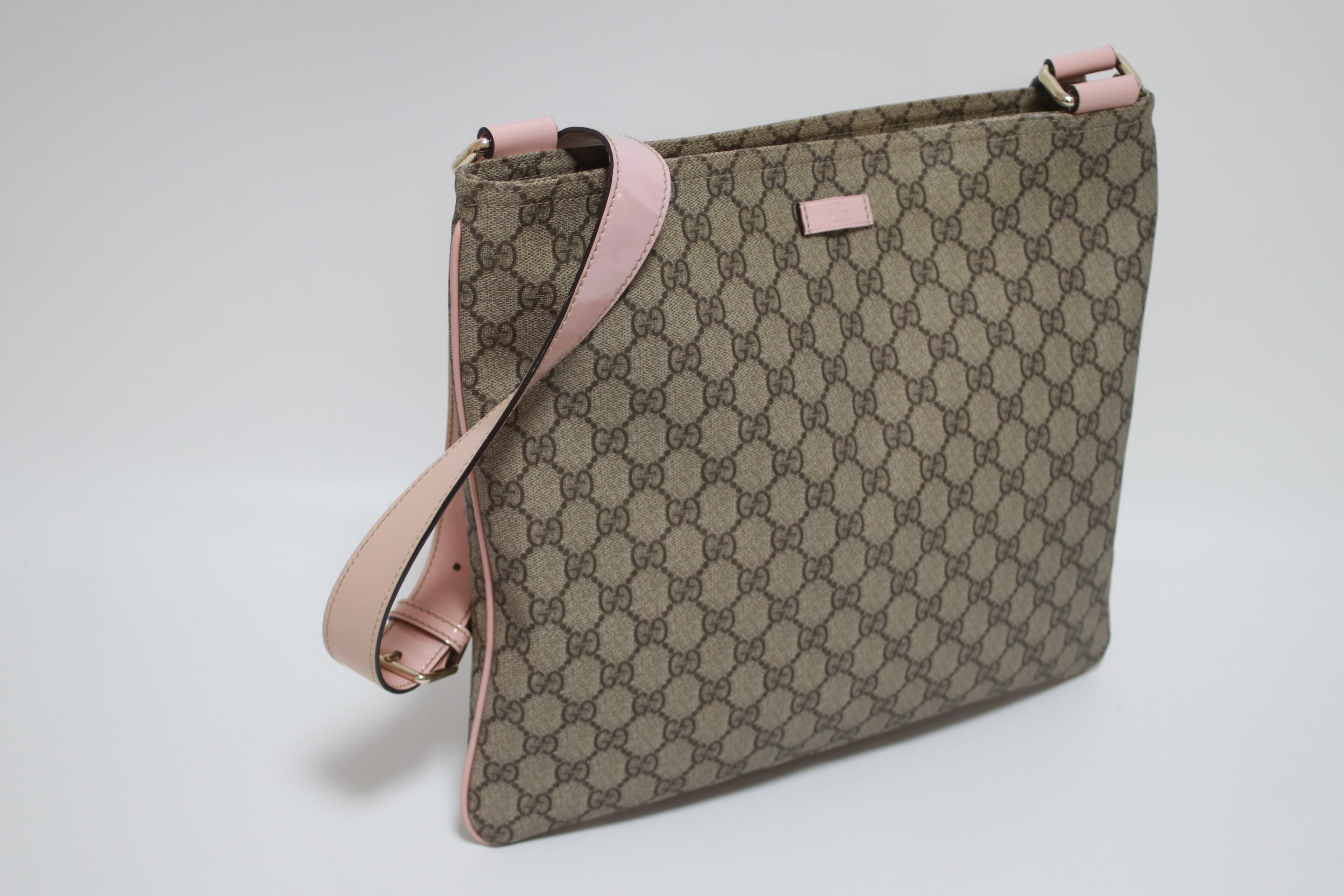 Gucci Crossbody Bag Pink Used