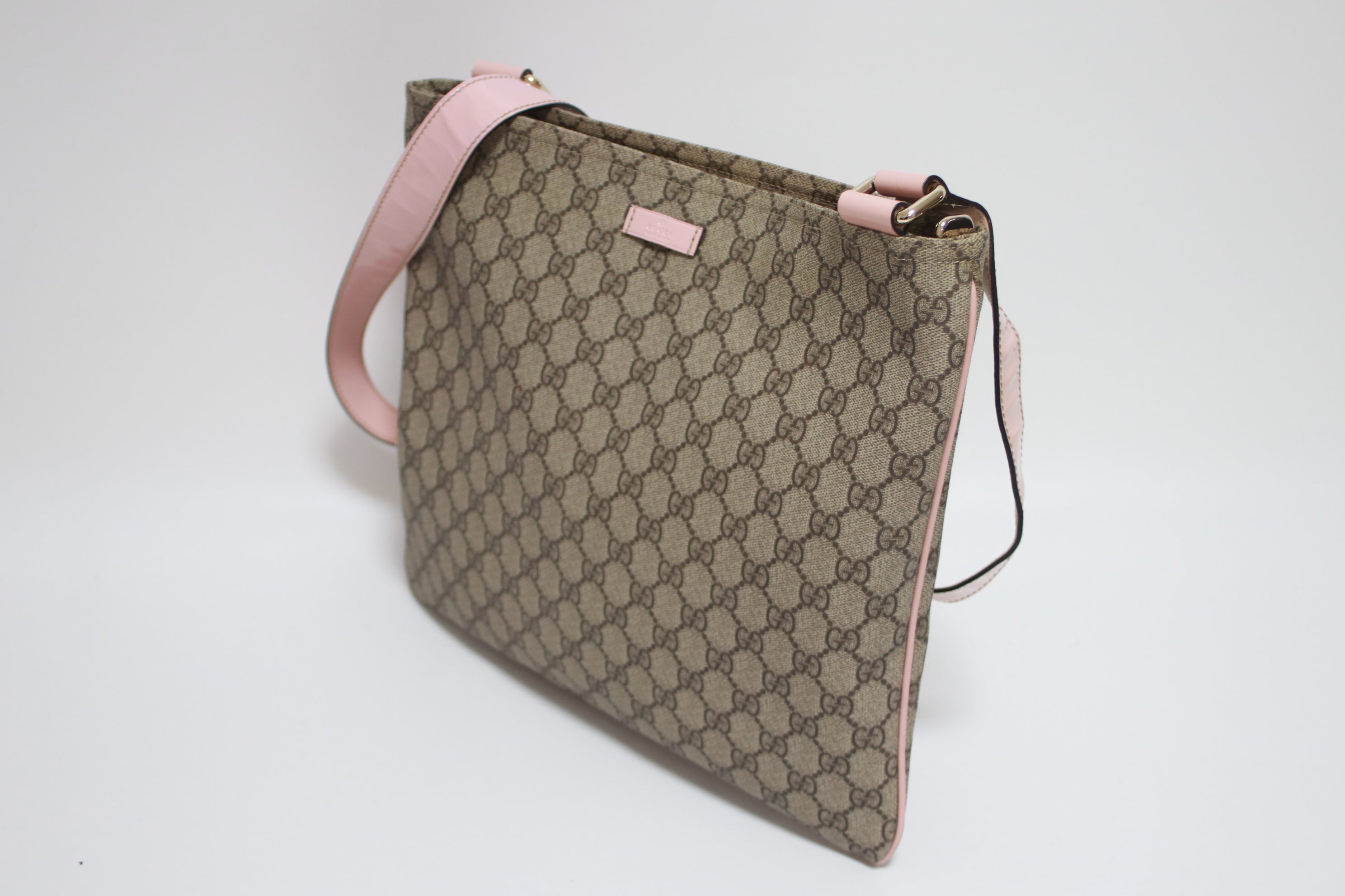 Gucci Crossbody Bag Pink Used