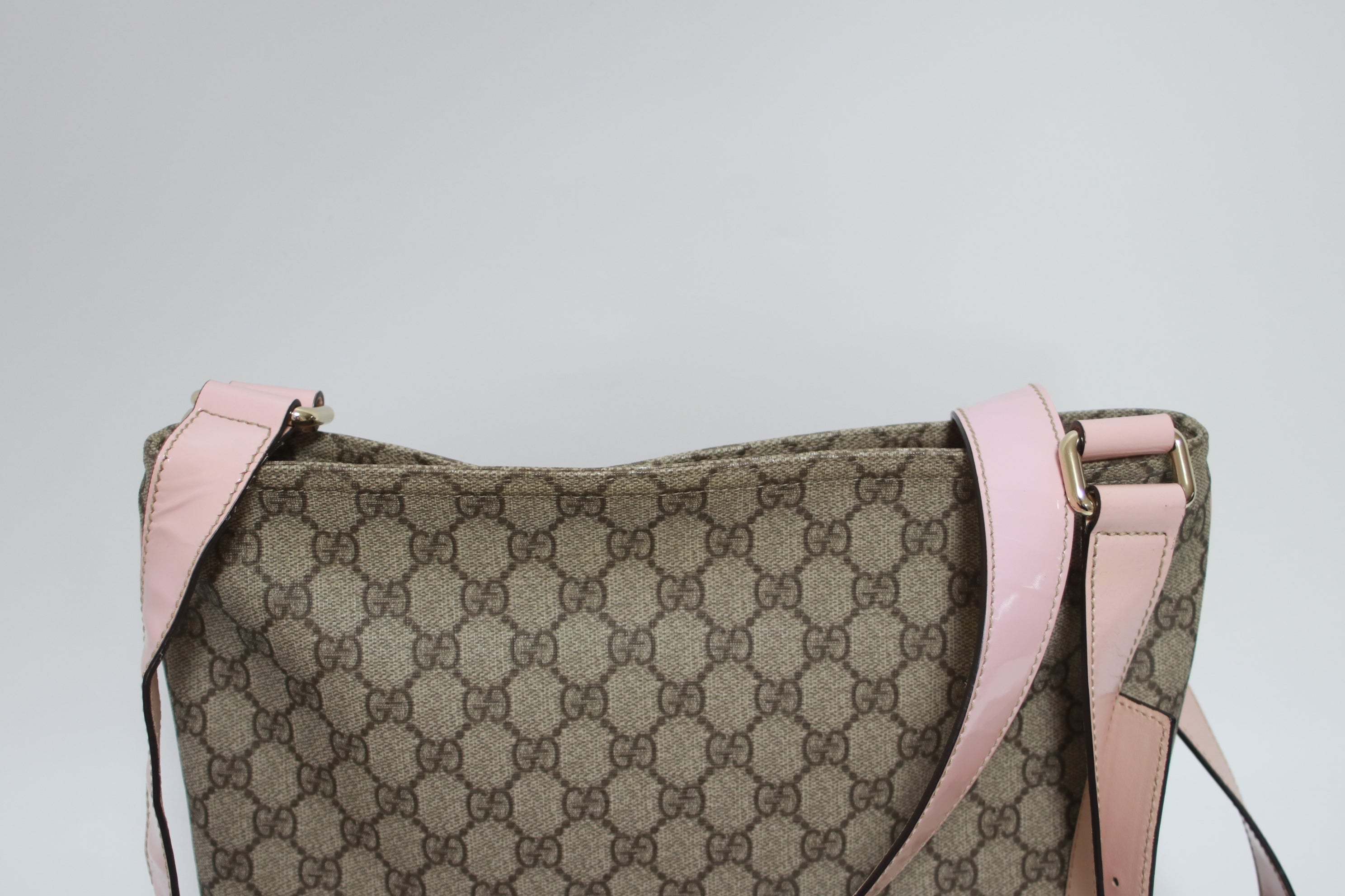 Gucci Crossbody Bag Pink Used