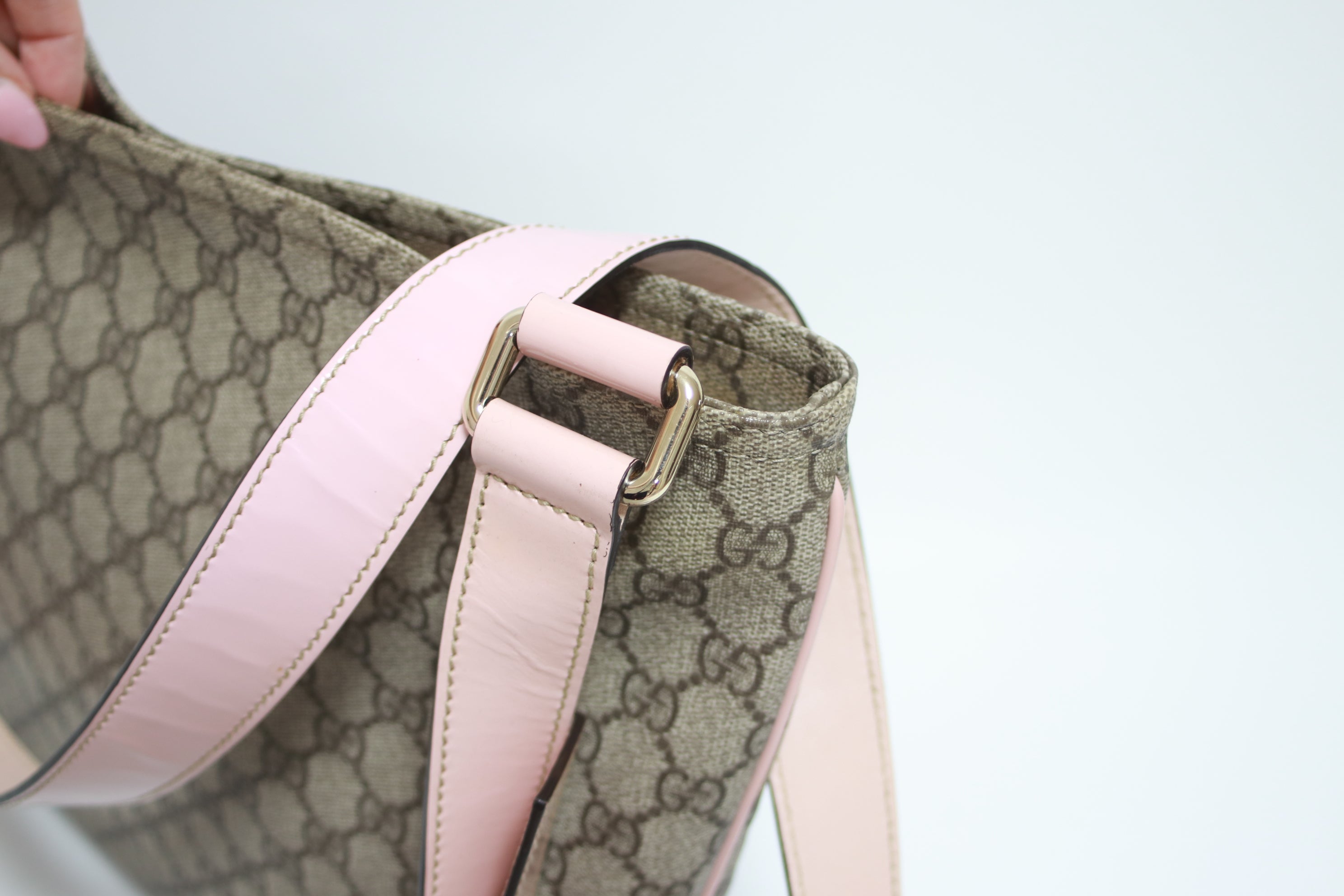 Gucci Crossbody Bag Pink Used