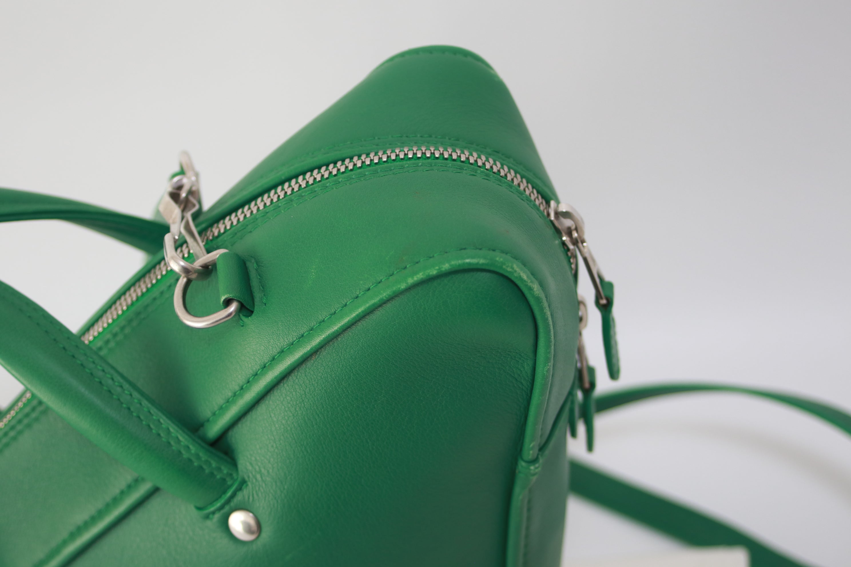 Balenciaga Triangle Shoulder Bag Green Used (7229)