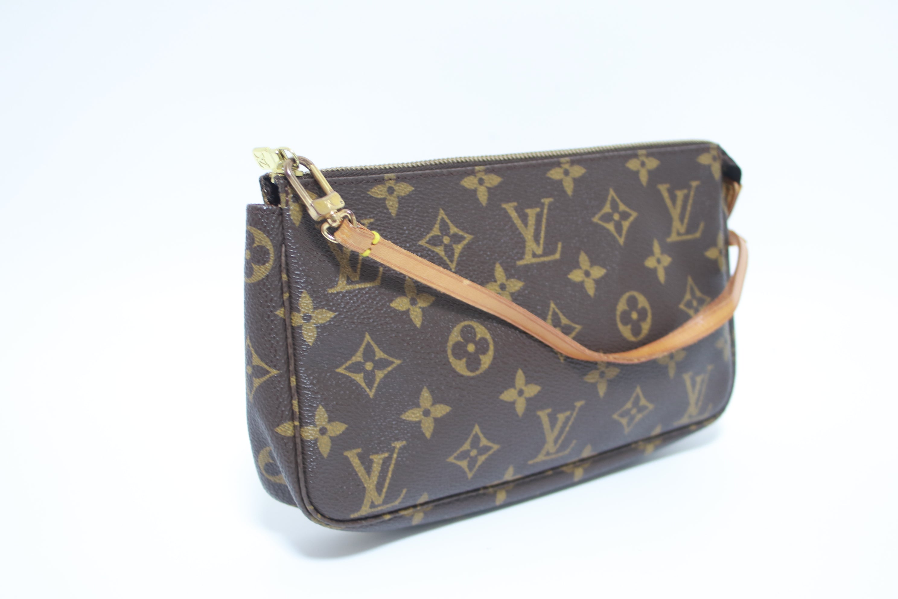 Louis Vuitton Pochette Accessories Used (8288)