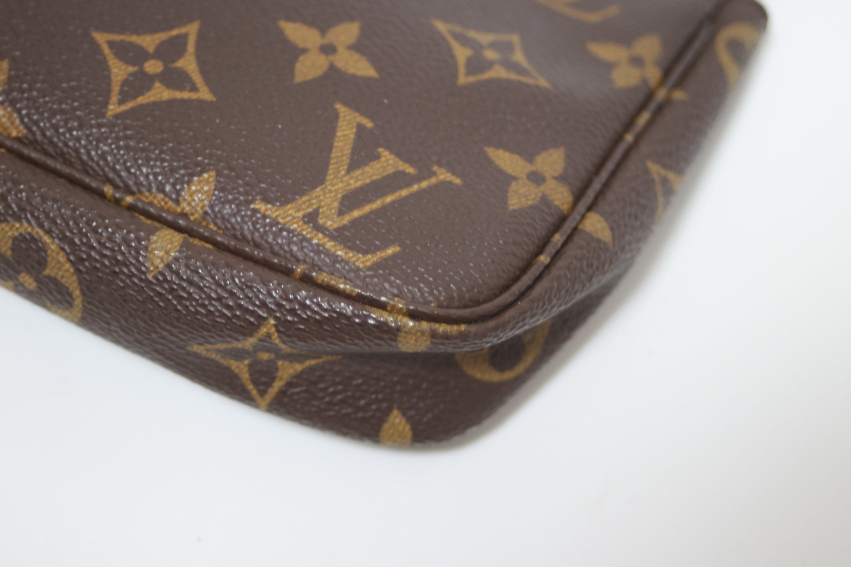 Louis Vuitton Pochette Accessories Used