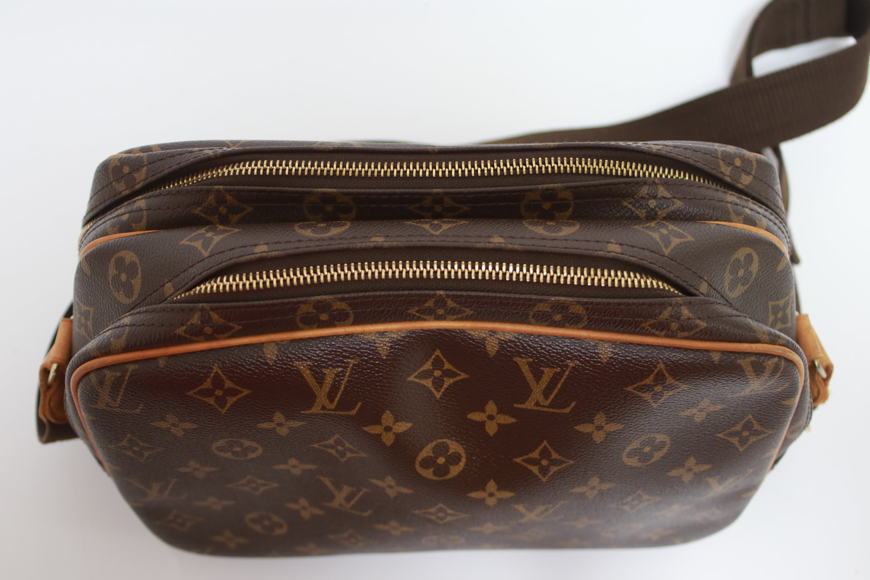 Louis Vuitton Reporter PM Messenger Bag Used (8329)