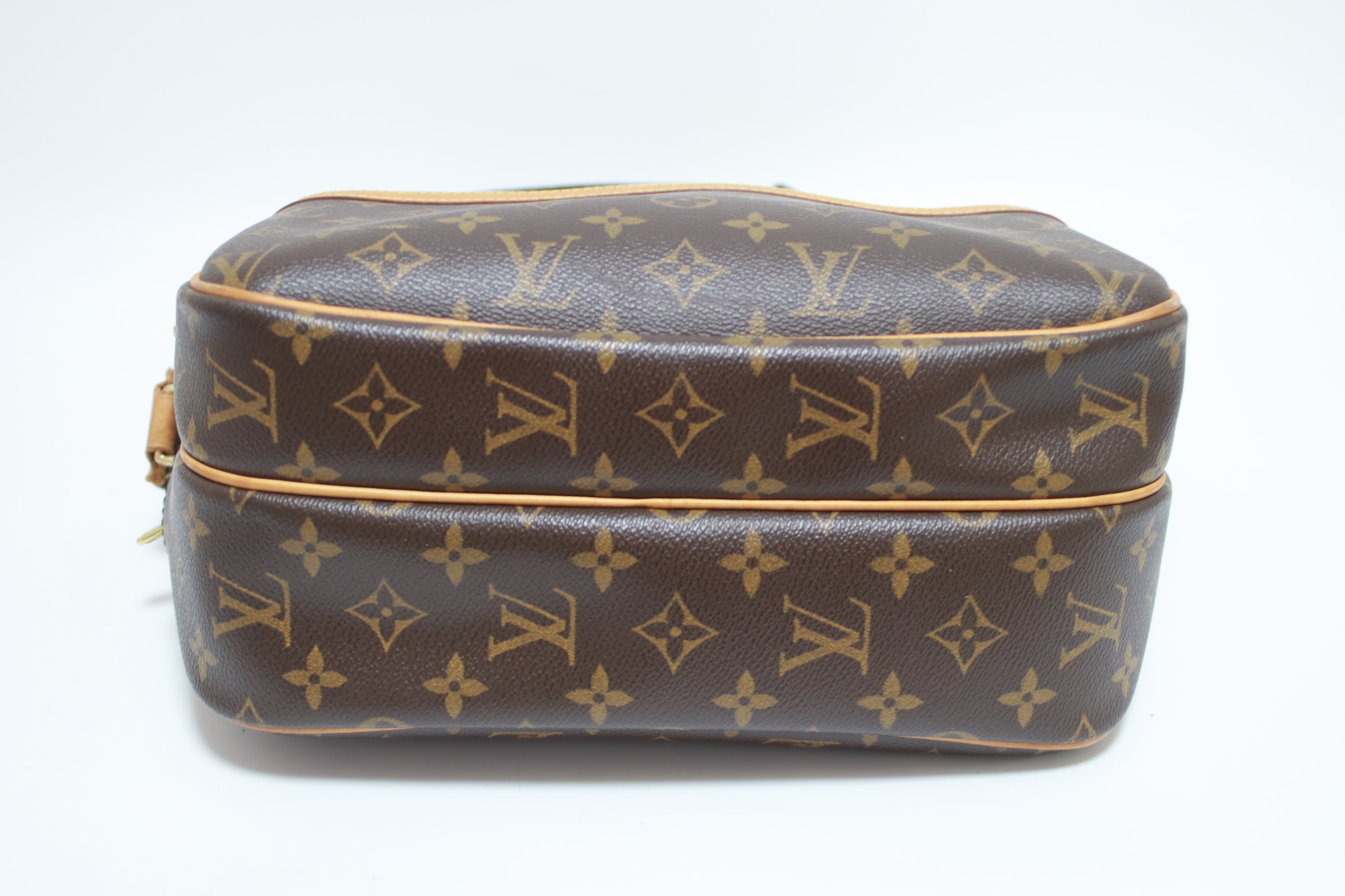 Louis Vuitton Reporter PM Messenger Bag Used (8329)