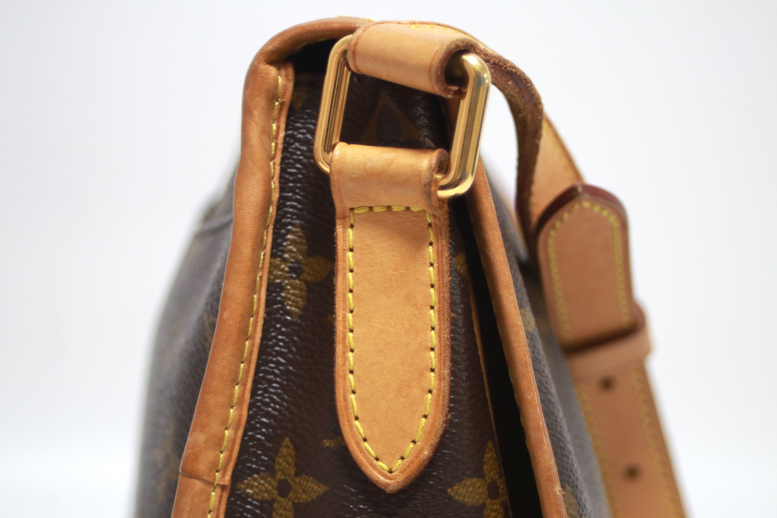 Louis Vuitton Menimontant PM Shoulder Bag (8320)