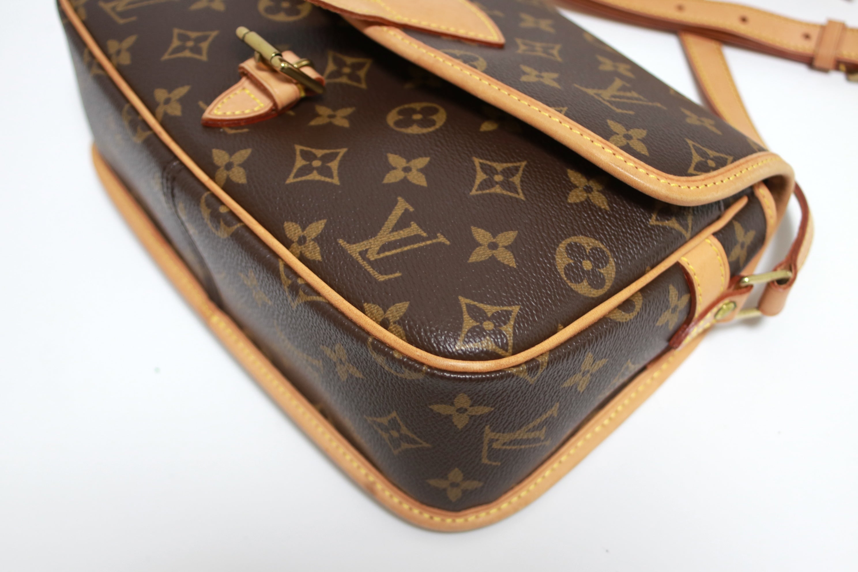 Louis Vuitton Sologne Shoulder Bag (8351)