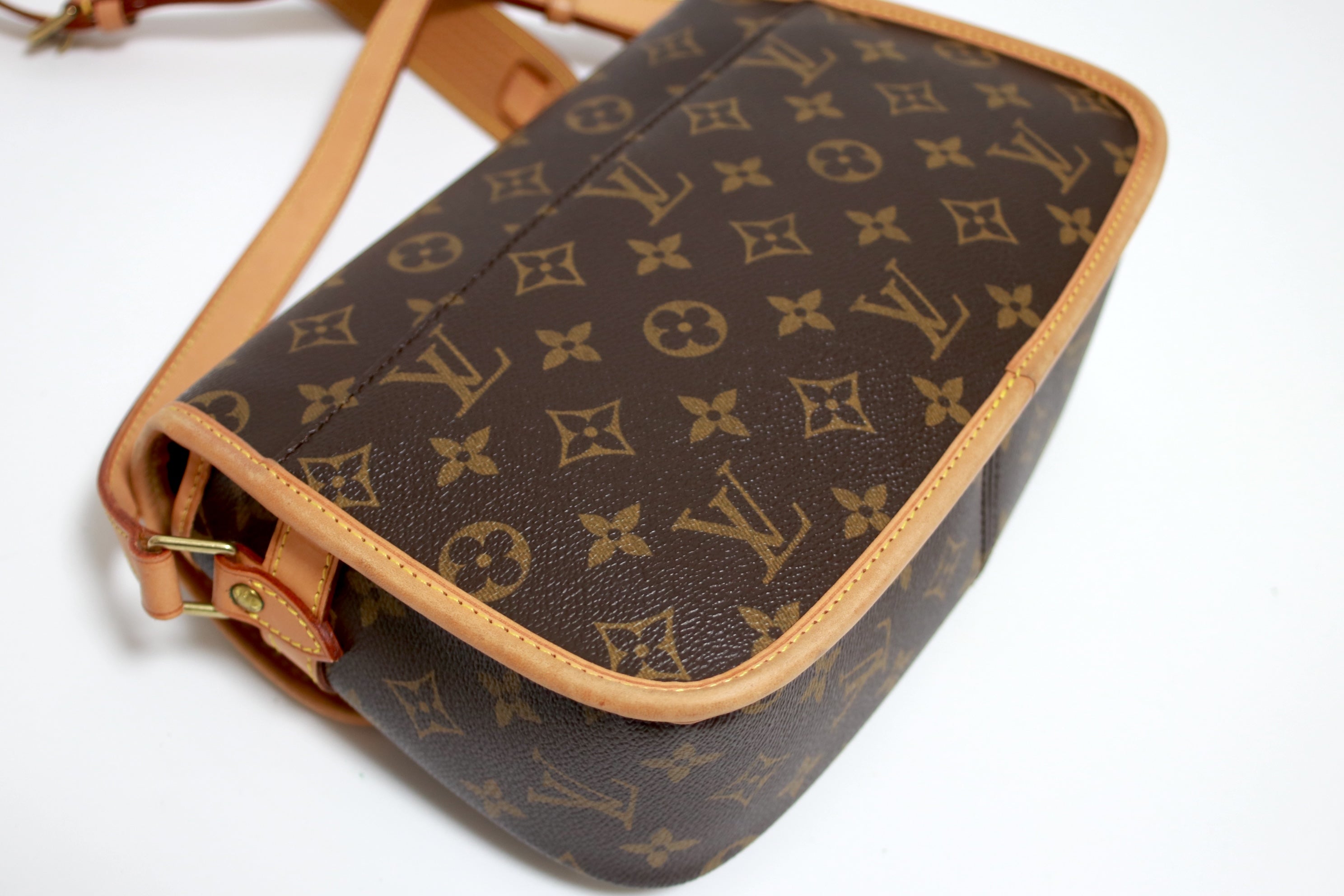 Louis Vuitton Sologne Shoulder Bag (8351)