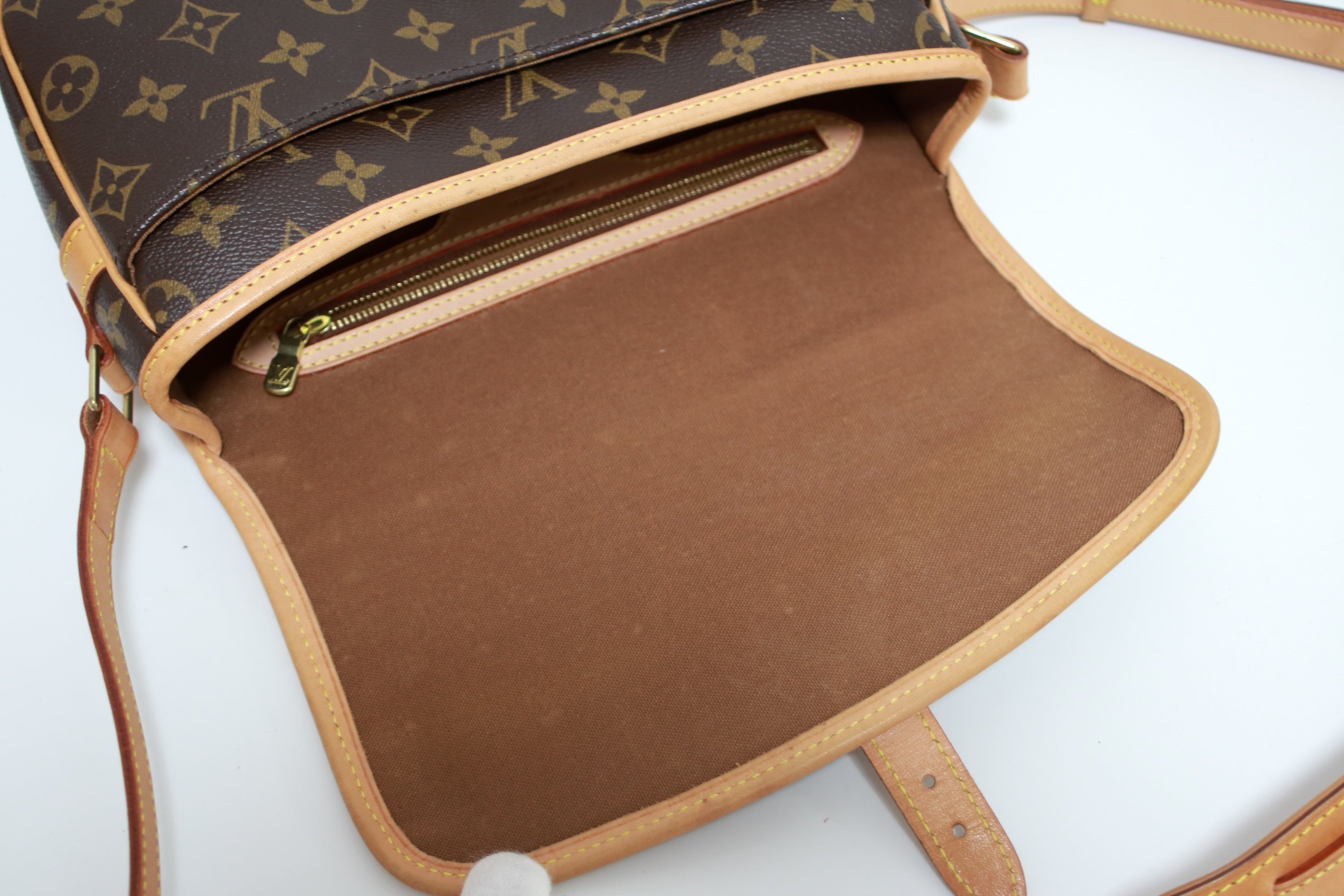 Louis Vuitton Sologne Shoulder Bag (8351)