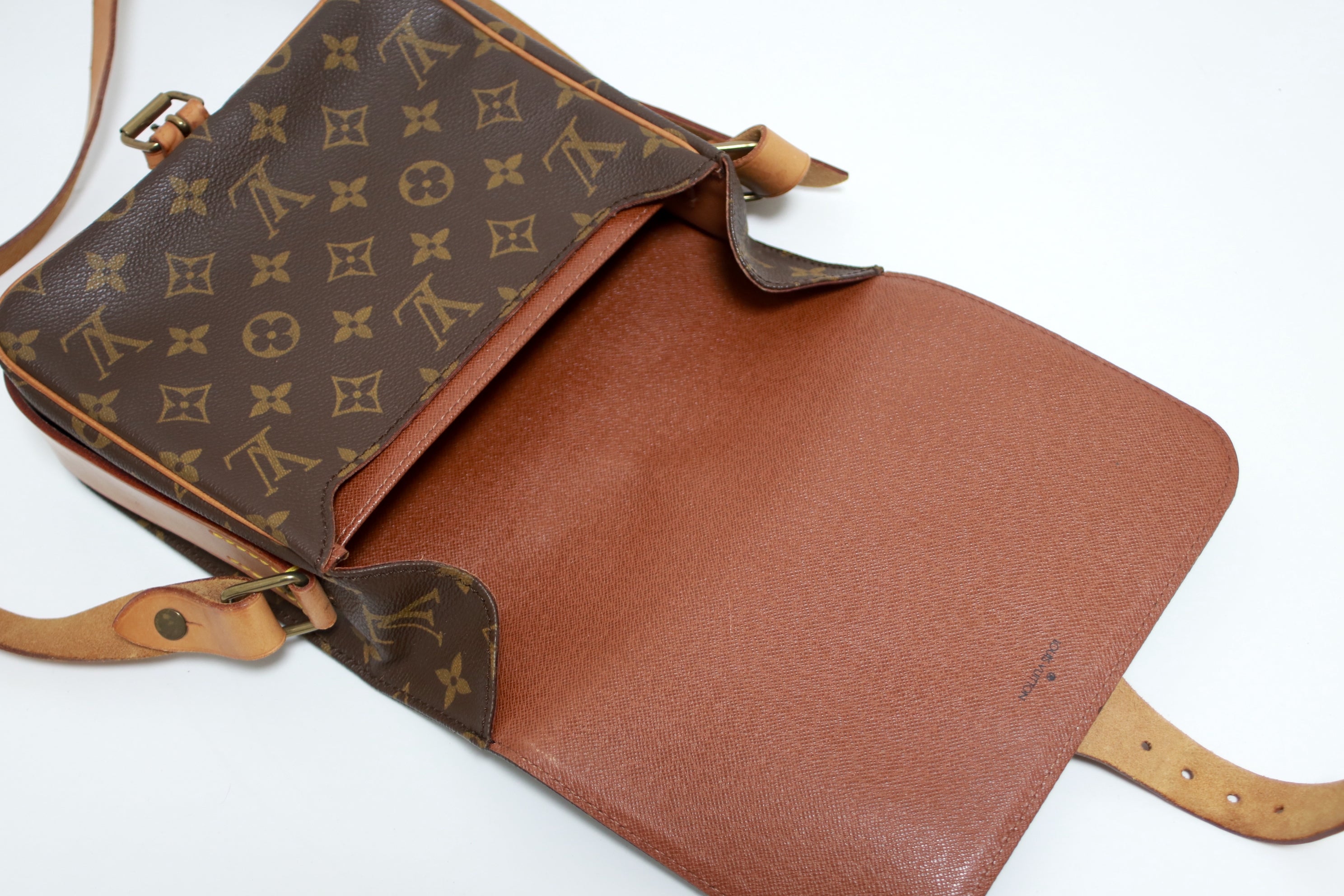 Louis Vuitton Cartouchiere MM Shoulder Bag Used (7303)