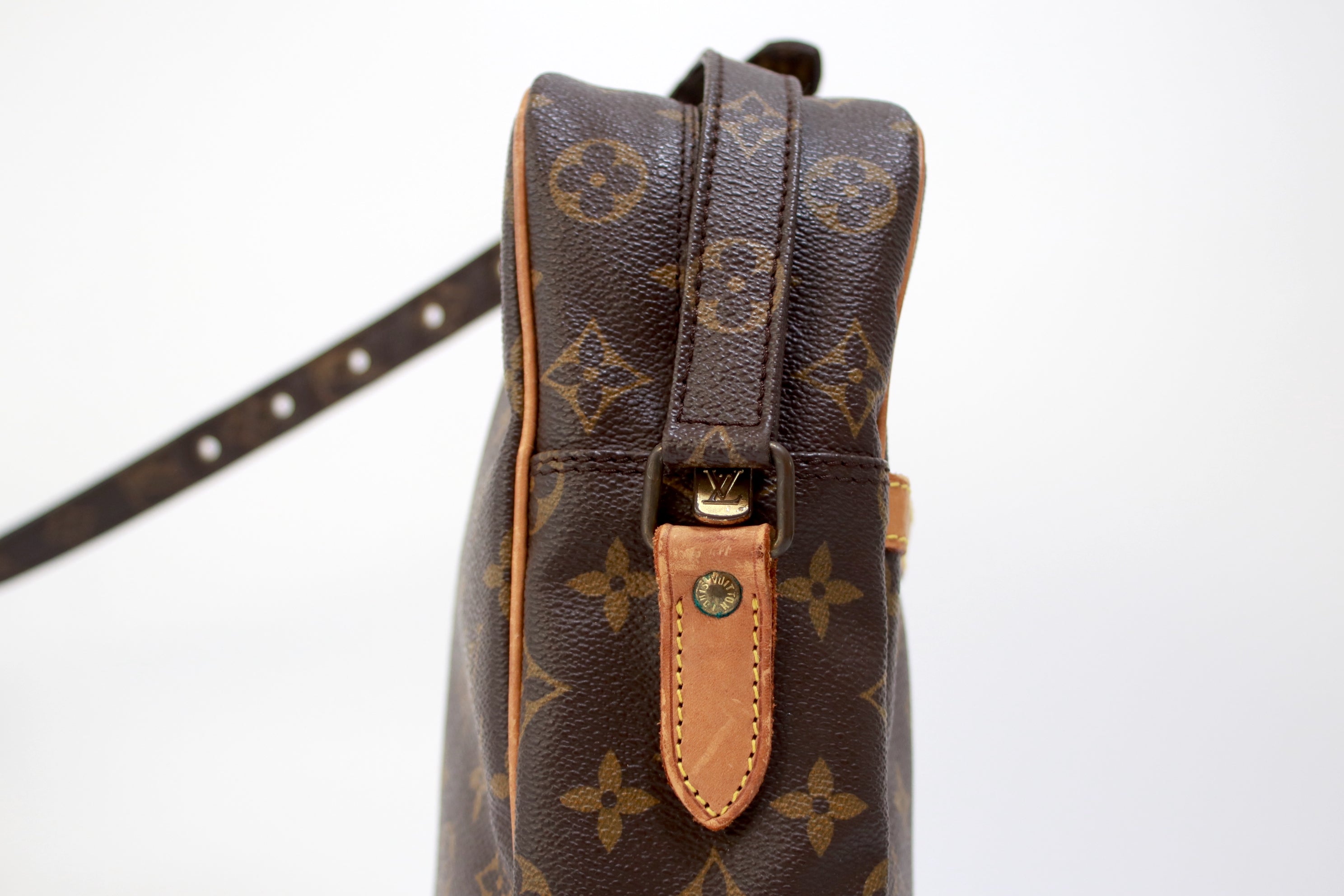 Louis Vuitton Danube MM Shoulder Bag Used (7307)