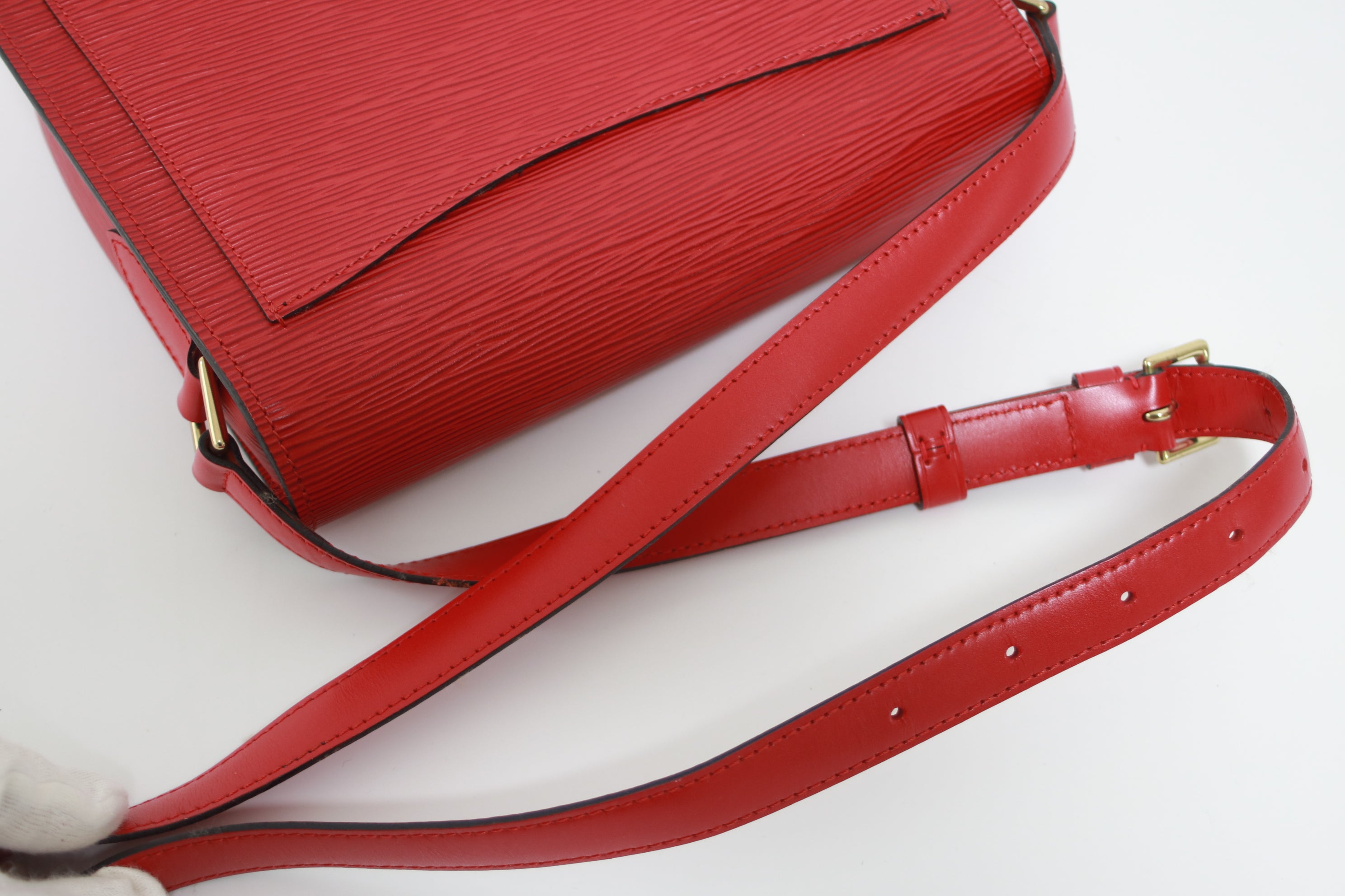 Louis Vuitton Saint Cloud GM Epi Shoulder Bag (7257)