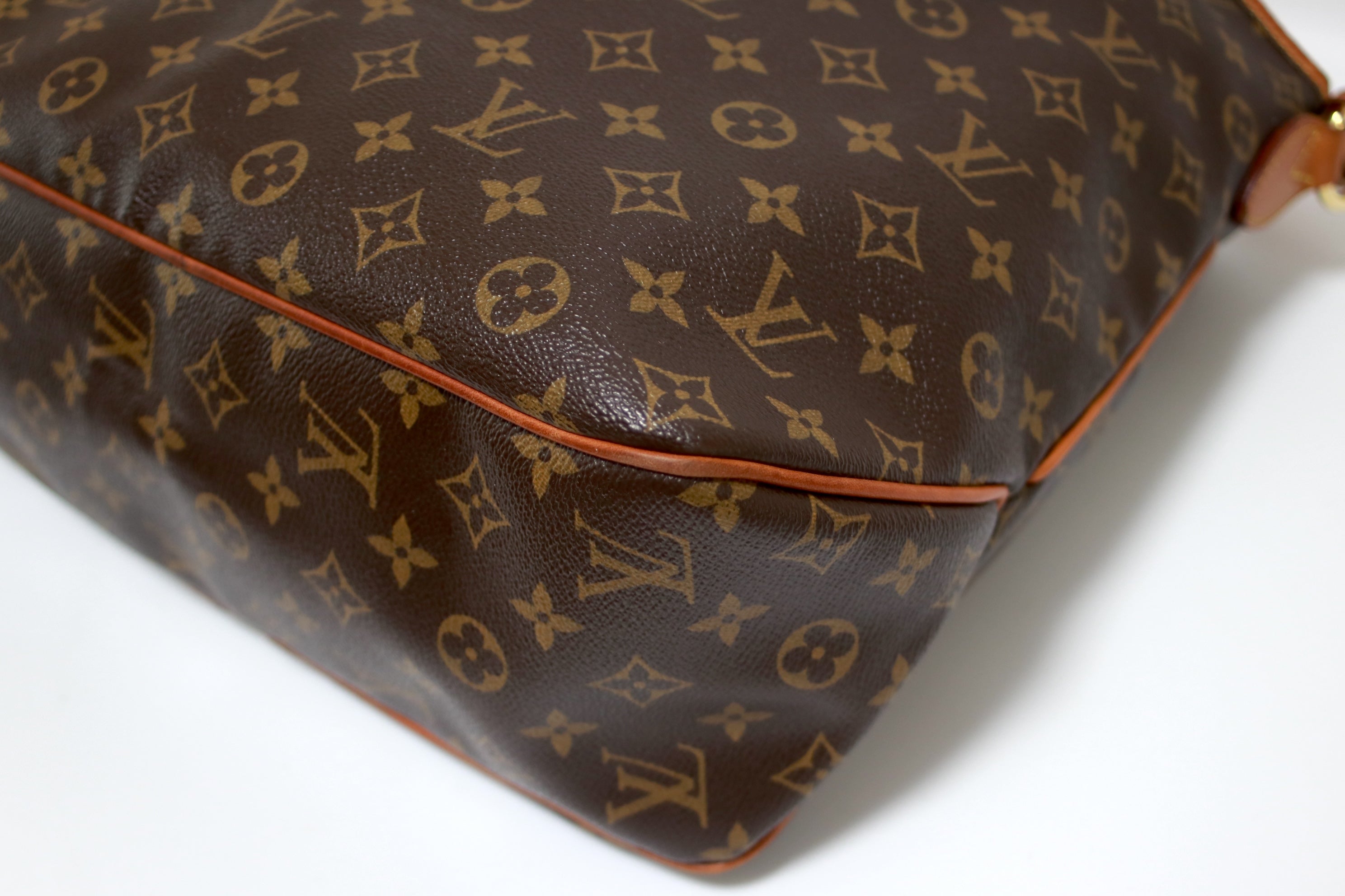 Louis Vuitton Delightful MM Hobo Bag Used