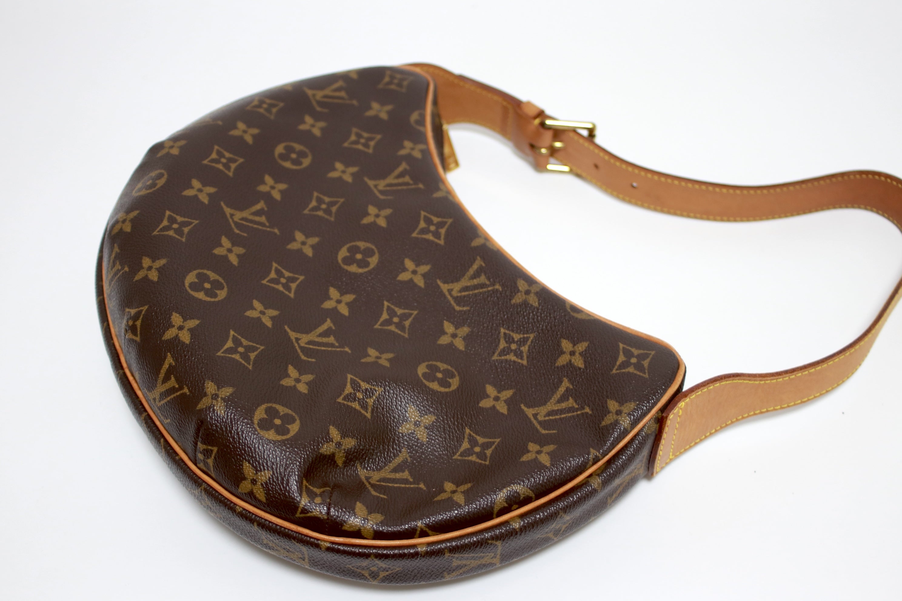 Louis Vuitton Croissant MM Shoulder Bag Used (8447)