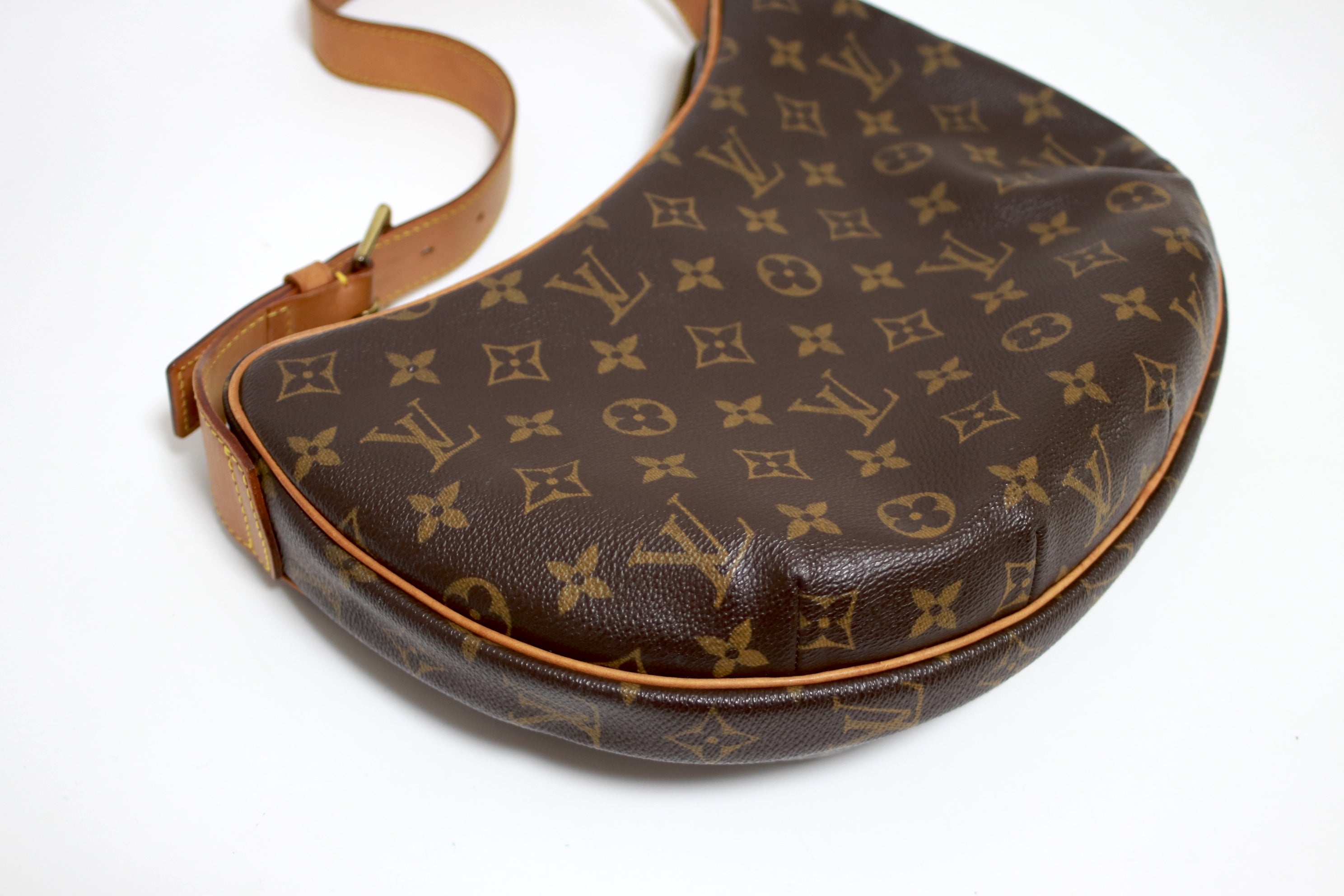 Louis Vuitton Croissant MM Shoulder Bag Used (8447)