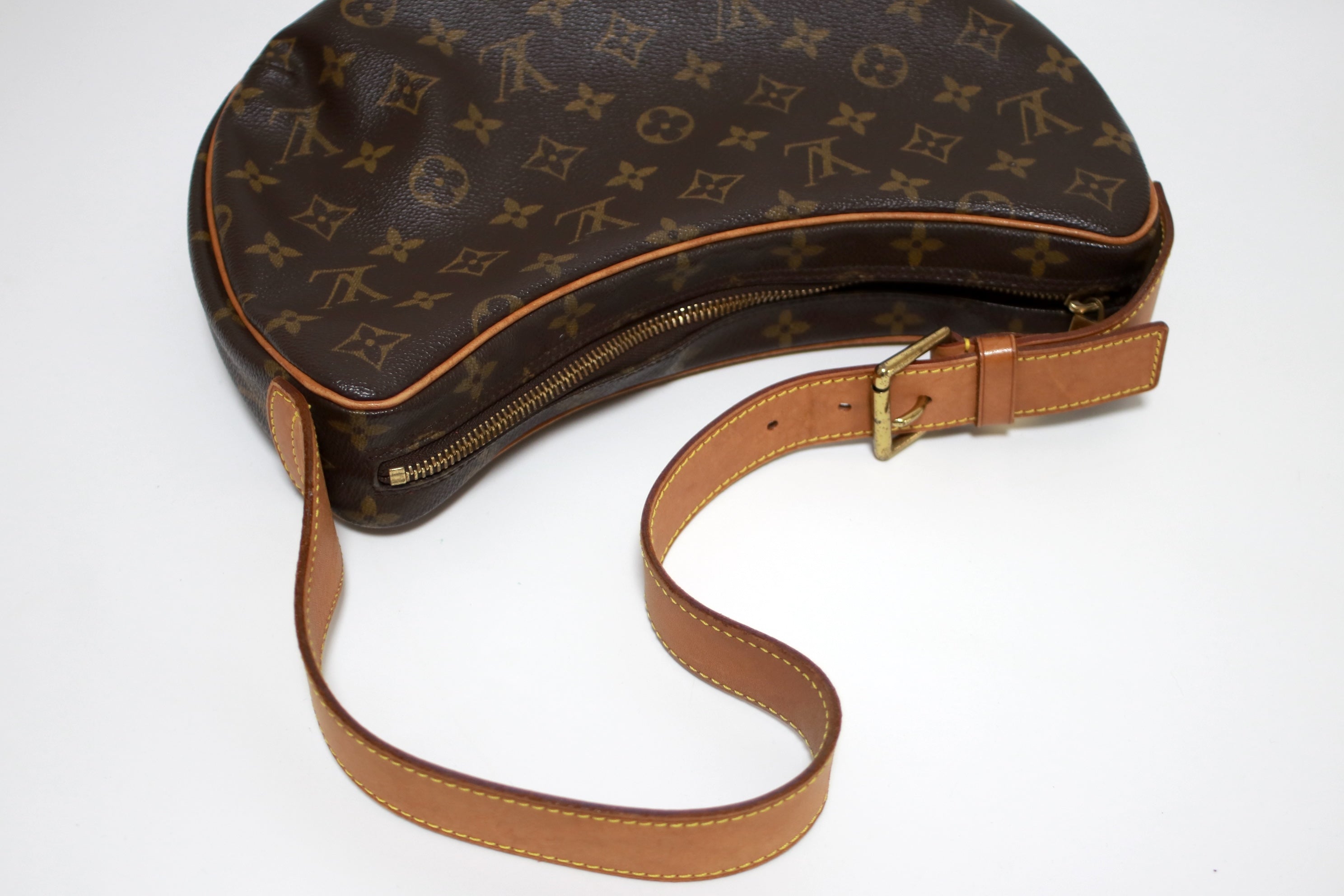 Louis Vuitton Croissant MM Shoulder Bag Used (8447)